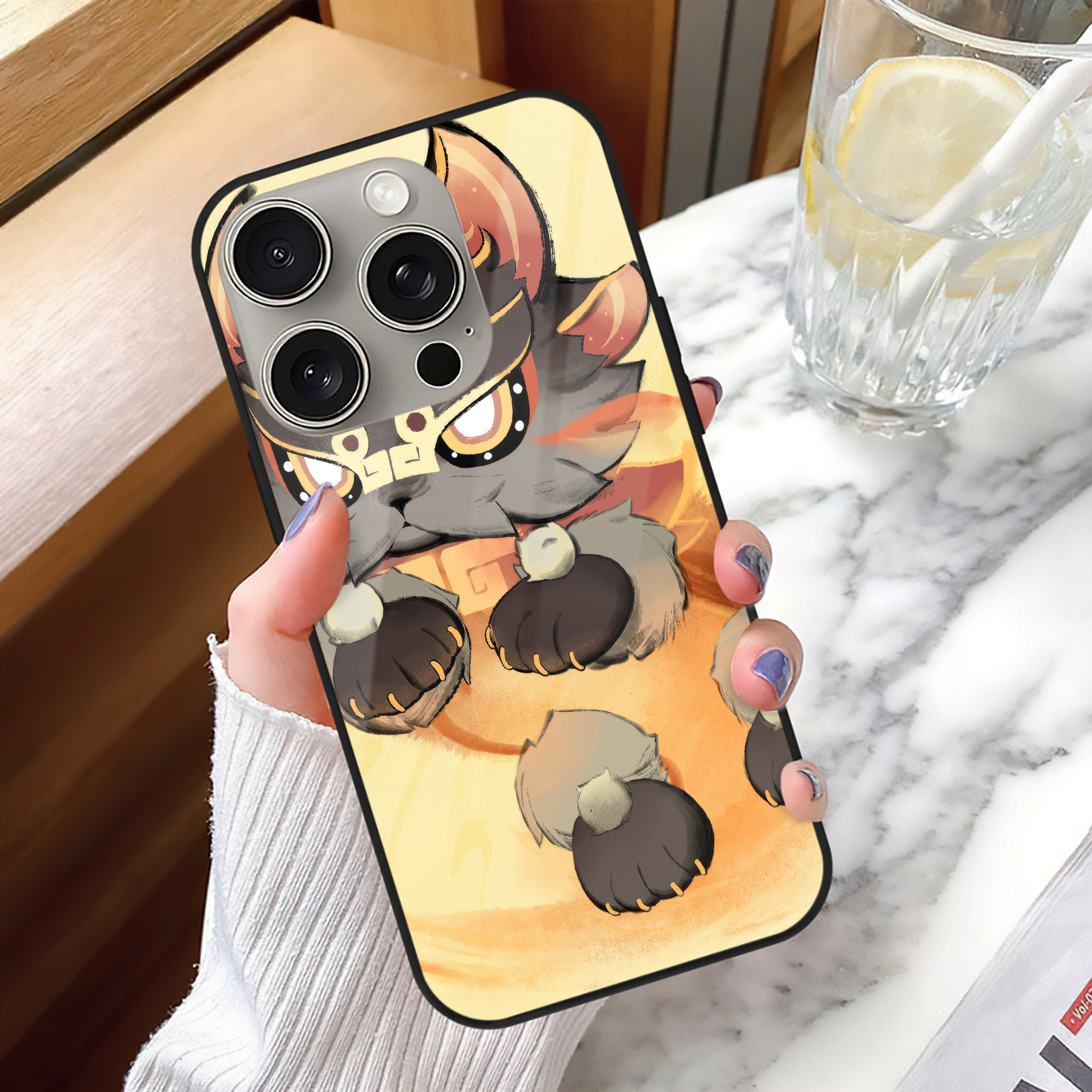 げんし神 genshin 【iPhone15Pro対応】スマホケース 耐衝撃＆黄変防止 背面ガラス