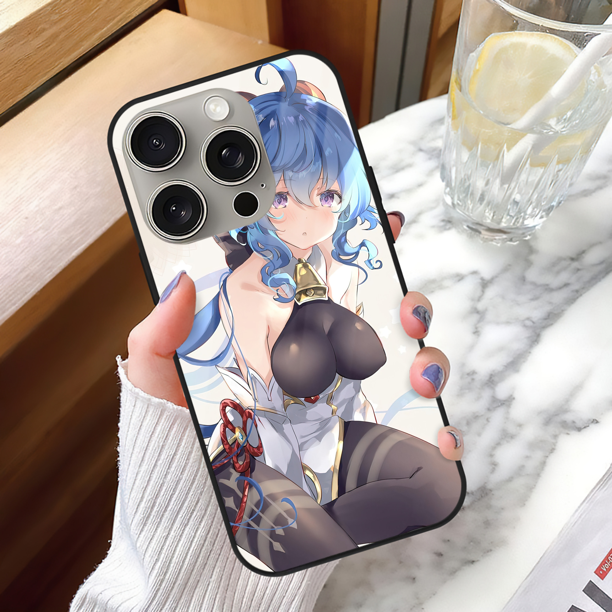 げんし神 genshin 【iPhone15Pro対応】スマホケース 耐衝撃＆黄変防止 背面ガラス