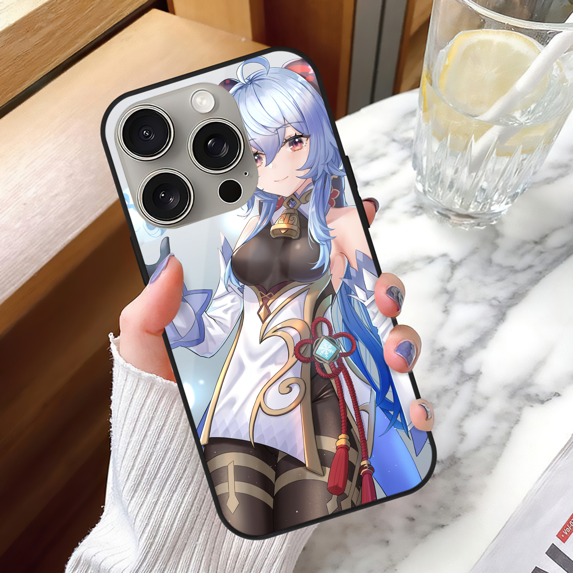 げんし神 genshin 【iPhone15Pro対応】スマホケース 耐衝撃＆黄変防止 背面ガラス