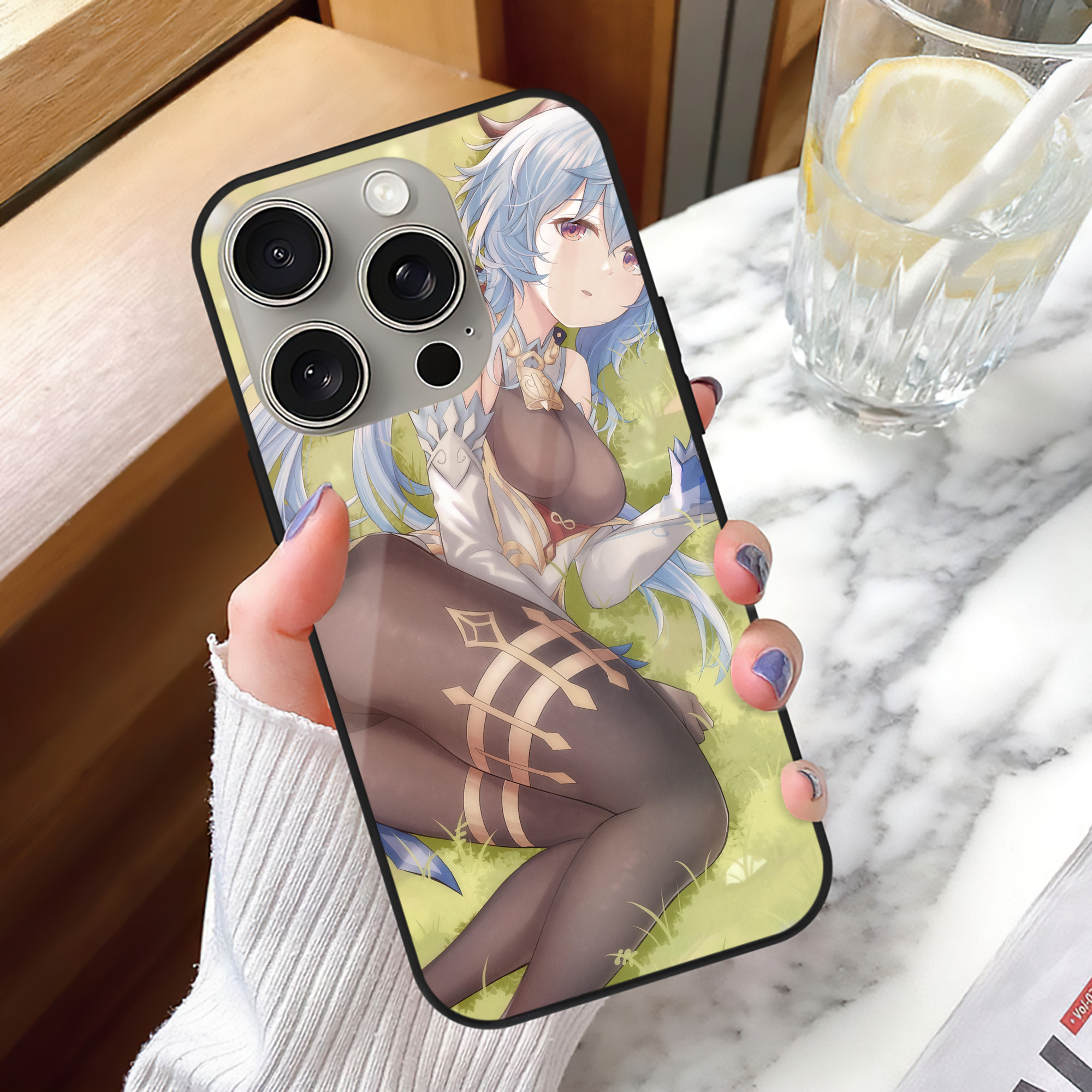 げんし神 genshin 【iPhone15Pro対応】スマホケース 耐衝撃＆黄変防止 背面ガラス