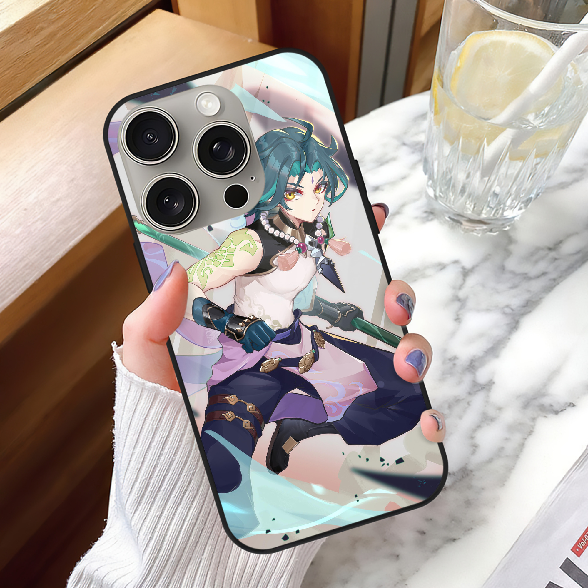 げんし神 genshin 【iPhone15Pro対応】スマホケース 耐衝撃＆黄変防止 背面ガラス