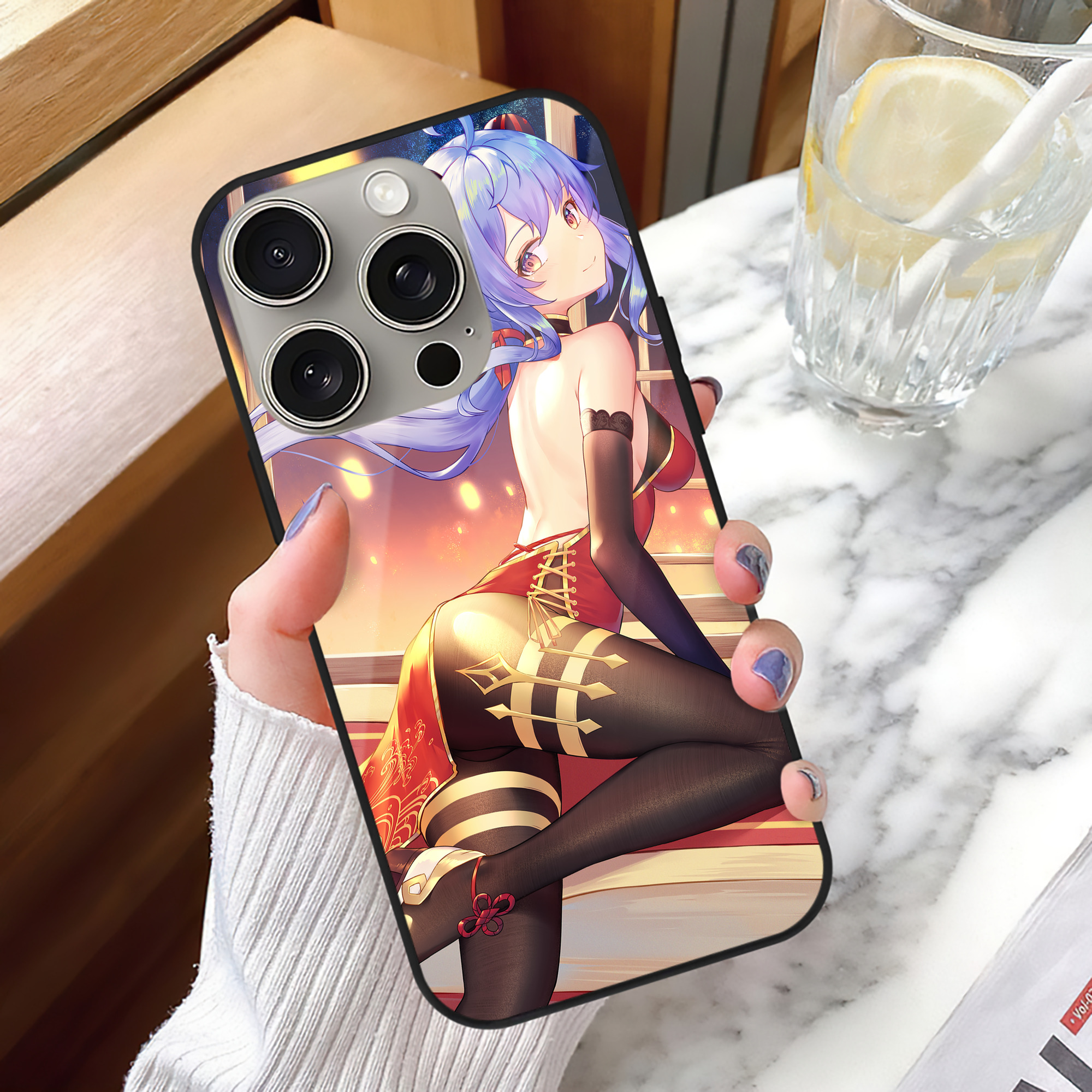 げんし神 genshin 【iPhone15Pro対応】スマホケース 耐衝撃＆黄変防止 背面ガラス