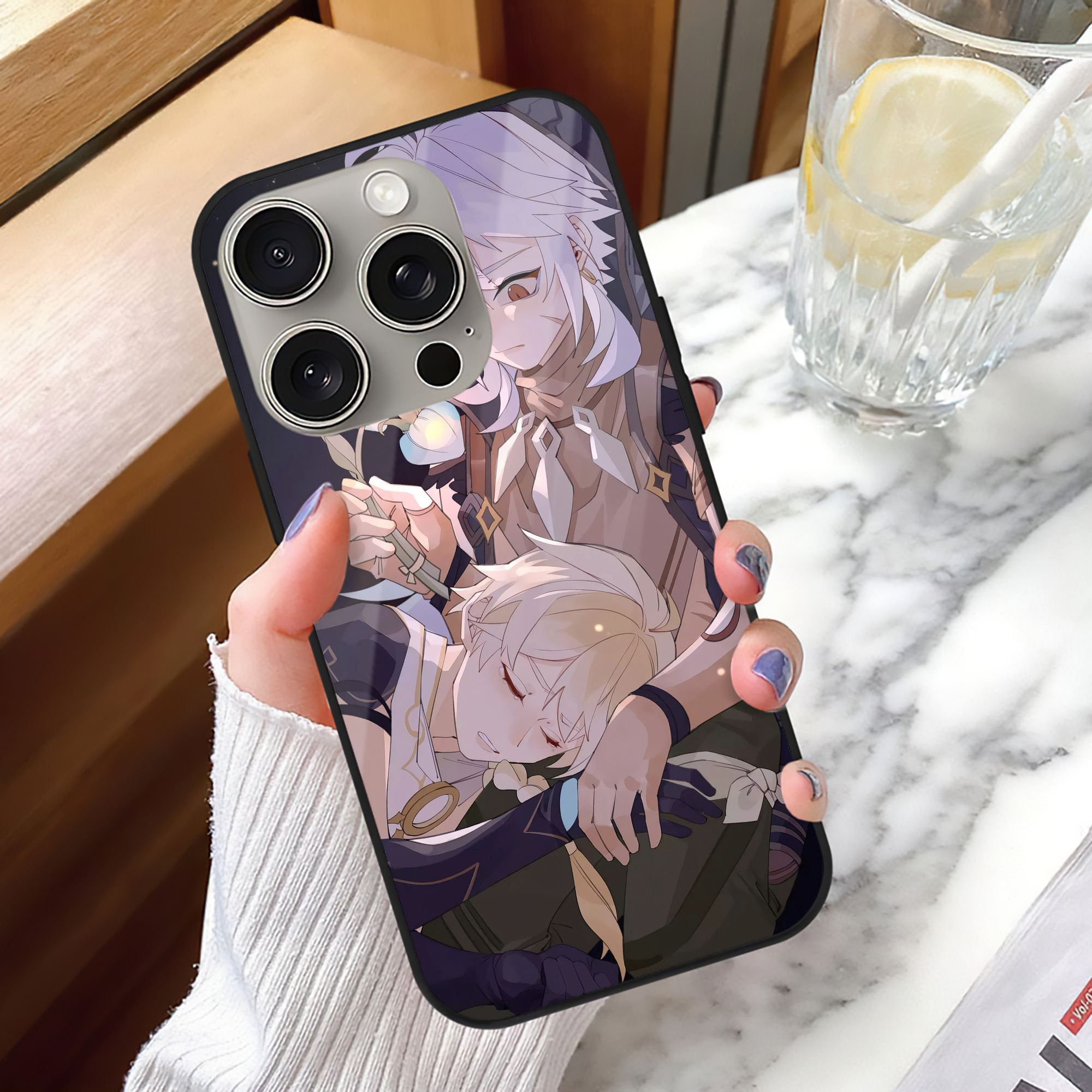 げんし神 genshin 【iPhone15Pro対応】スマホケース 耐衝撃＆黄変防止 背面ガラス