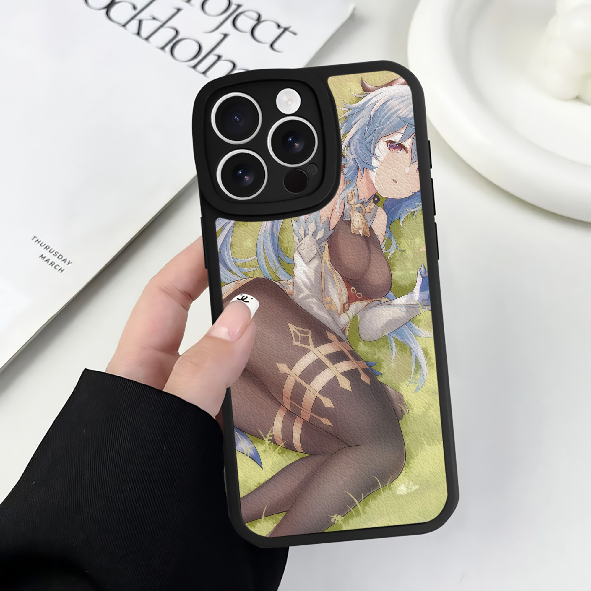 げんし神 genshin 【iPhone 16シリーズ対応】シリコンスマホケース（レザー調） 材質：シリコン