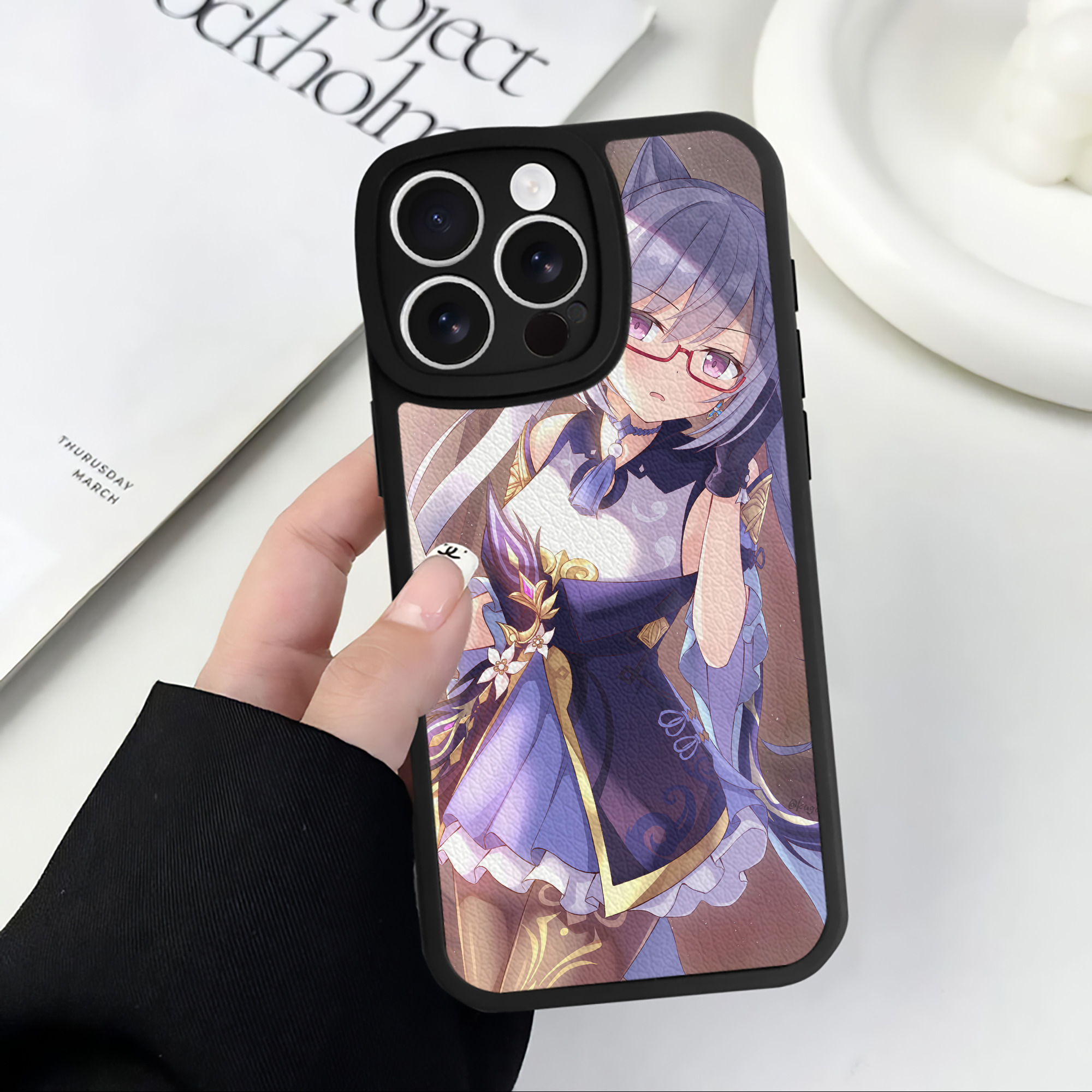 げんし神 genshin 【iPhone 16シリーズ対応】シリコンスマホケース（レザー調） 材質：シリコン