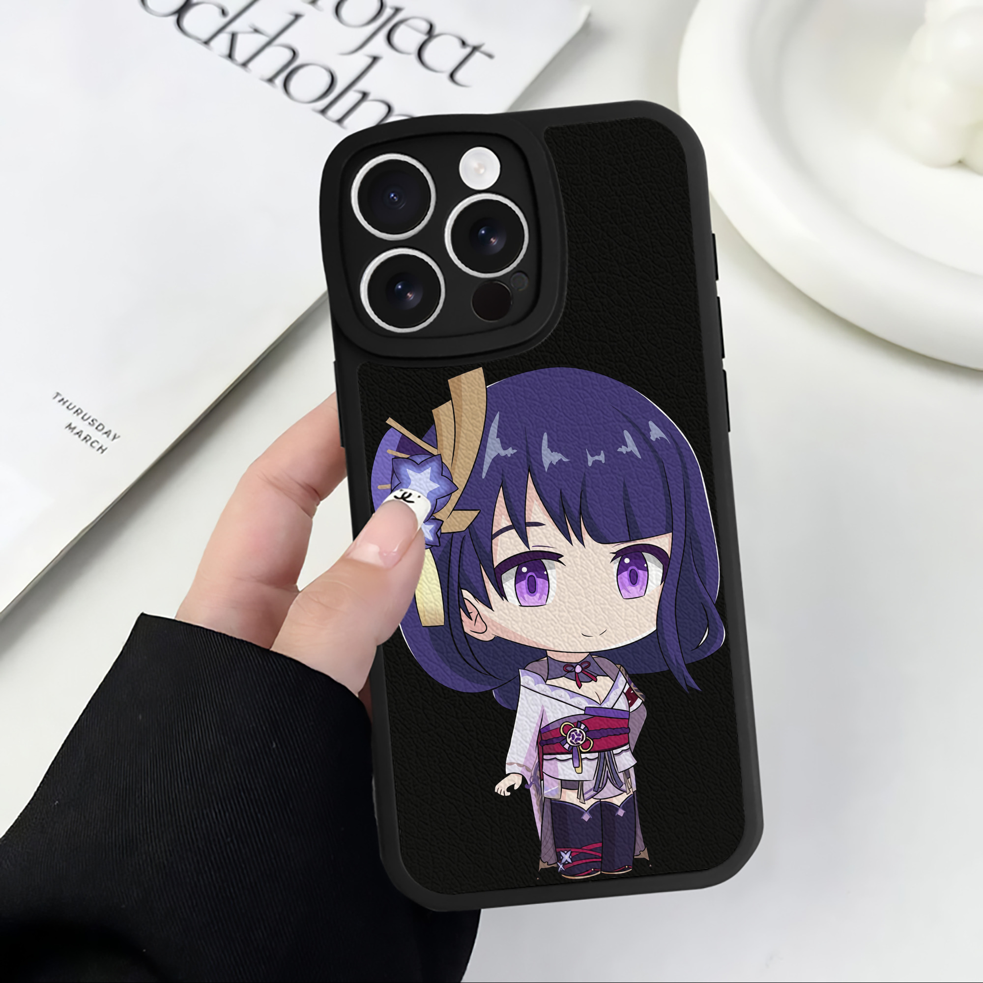 げんし神 雷電将軍 らいでんしょうぐん genshin Raiden Shogun 【iPhone 16シリーズ対応】シリコンスマホケース（レザー調） 材質：シリコン