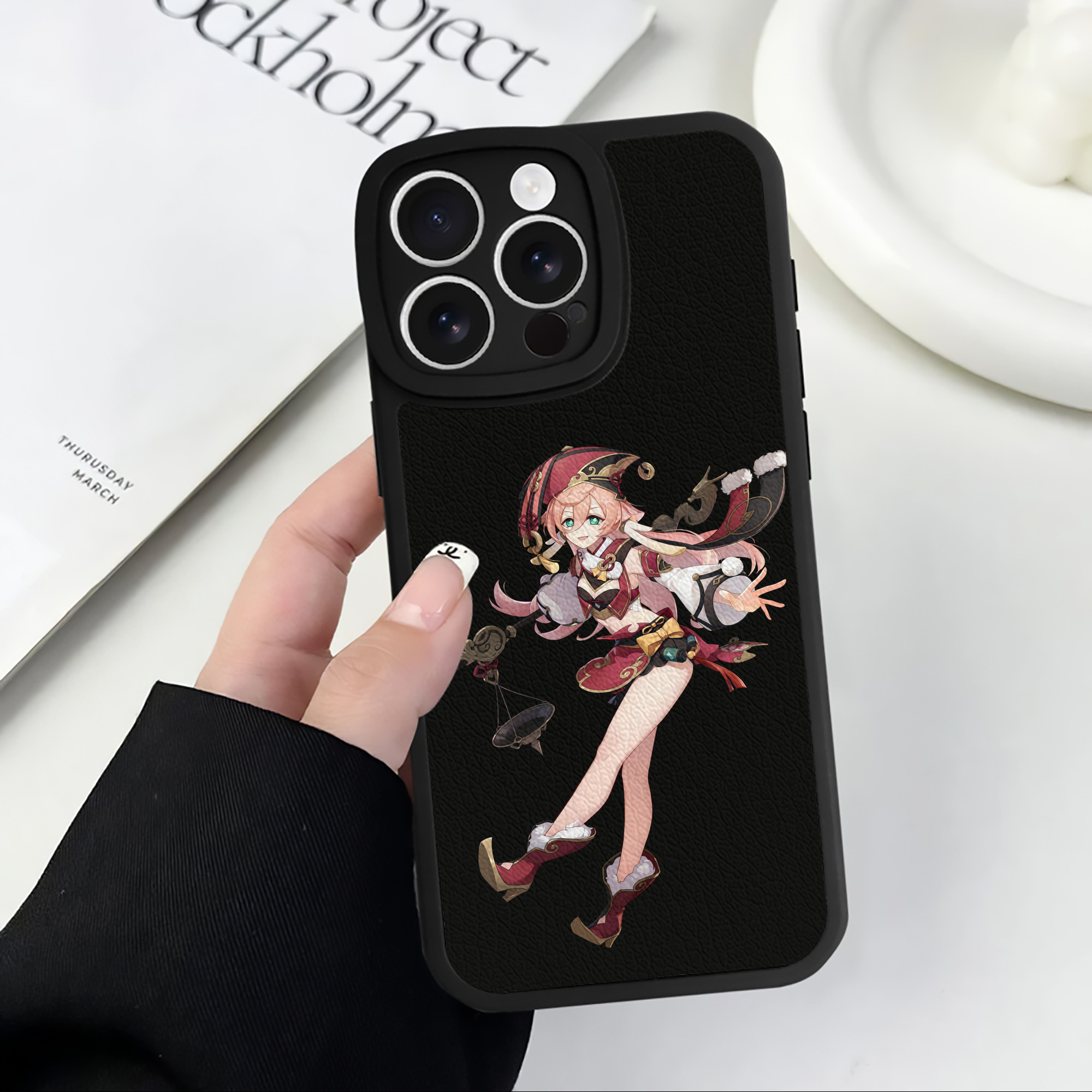 げんし神 ヤンフェイ genshin Yanfei 【iPhone 16シリーズ対応】シリコンスマホケース（レザー調） 材質：シリコン