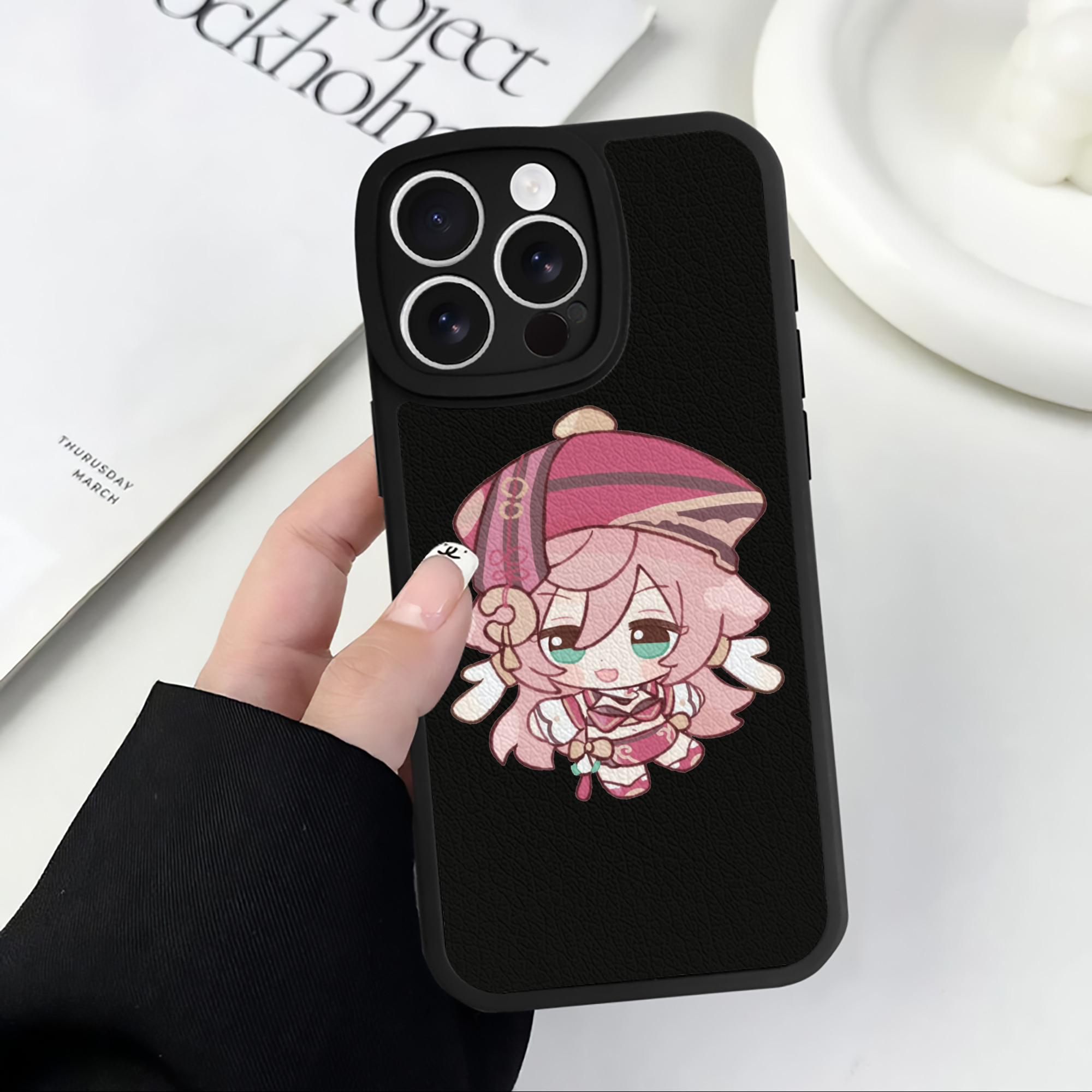 げんし神 ヤンフェイ genshin Yanfei 【iPhone 16シリーズ対応】シリコンスマホケース（レザー調） 材質：シリコン