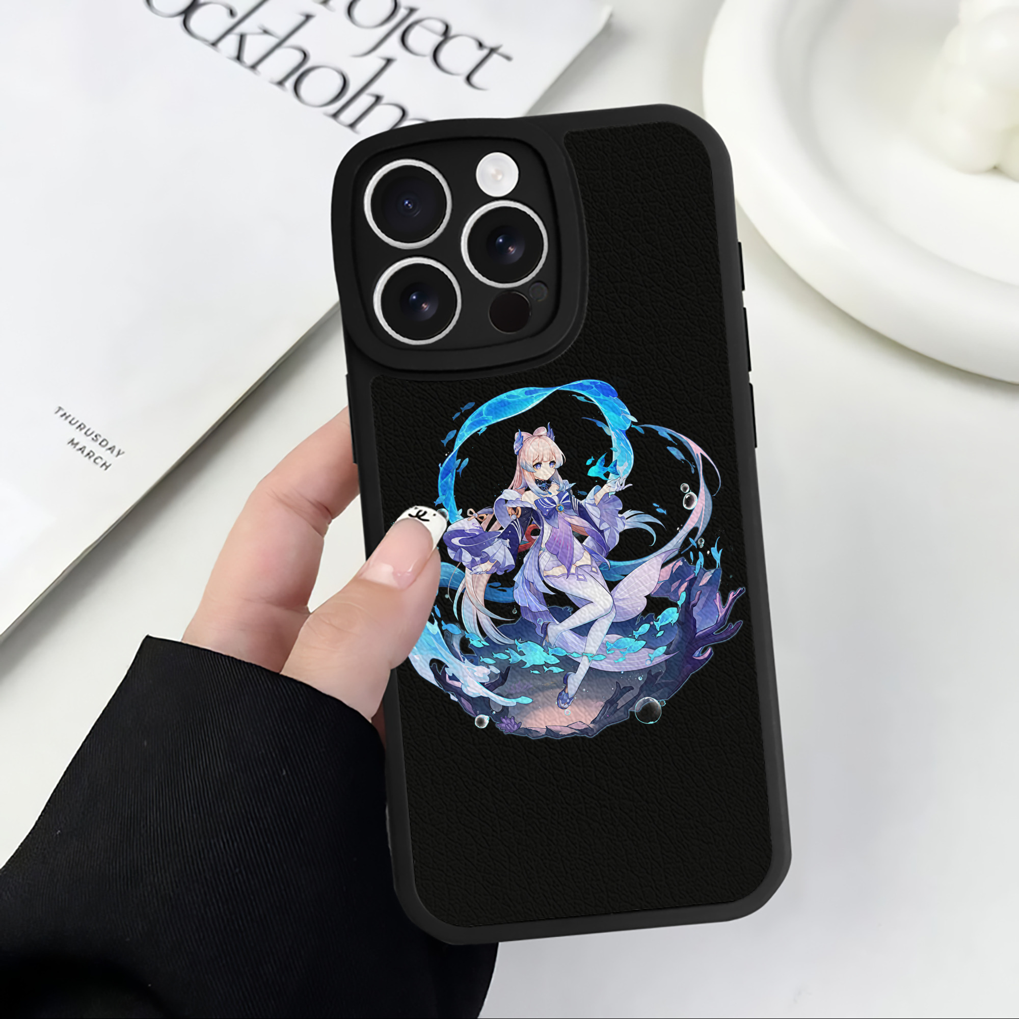 げんし神 珊瑚宮心海 サンゴノミヤ・ココミ genshin Sangonomiya Kokomi 【iPhone 16シリーズ対応】シリコンスマホケース（レザー調） 材質：シリコン