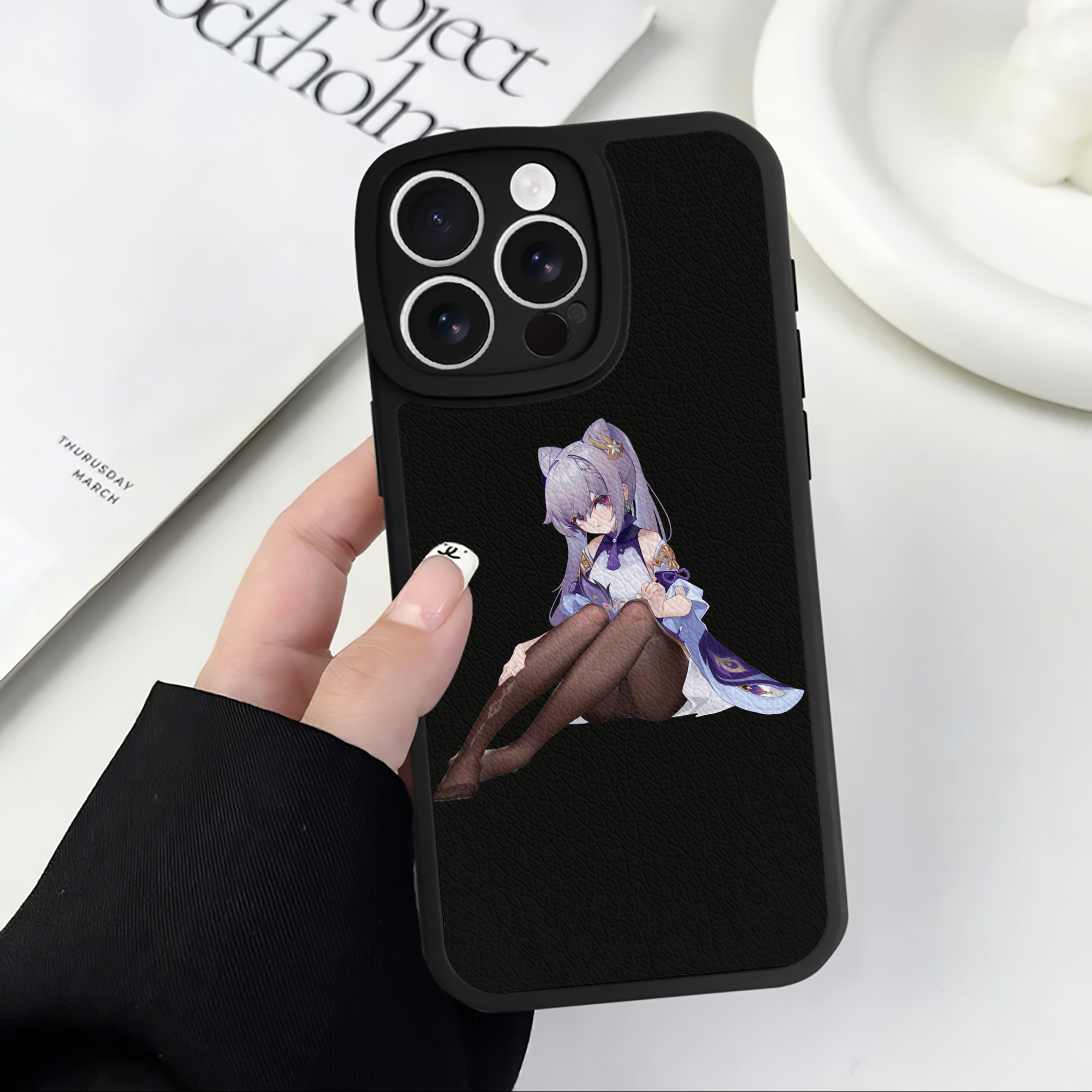 げんし神 刻晴 こくせい genshin Kokusei 【iPhone 16シリーズ対応】シリコンスマホケース（レザー調） 材質：シリコン