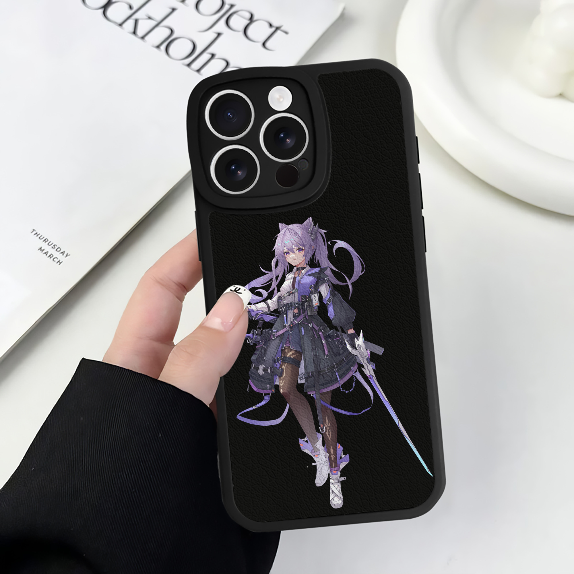 げんし神 刻晴 こくせい genshin Kokusei 【iPhone 16シリーズ対応】シリコンスマホケース（レザー調） 材質：シリコン