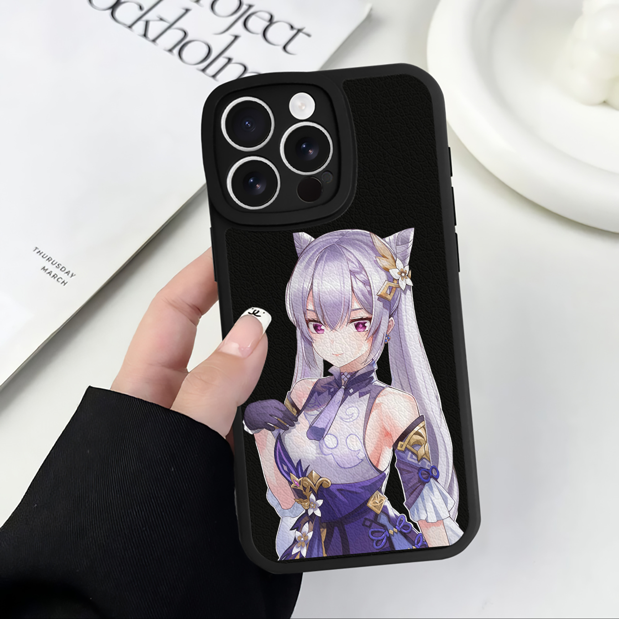 げんし神 刻晴 こくせい genshin Kokusei 【iPhone 16シリーズ対応】シリコンスマホケース（レザー調） 材質：シリコン