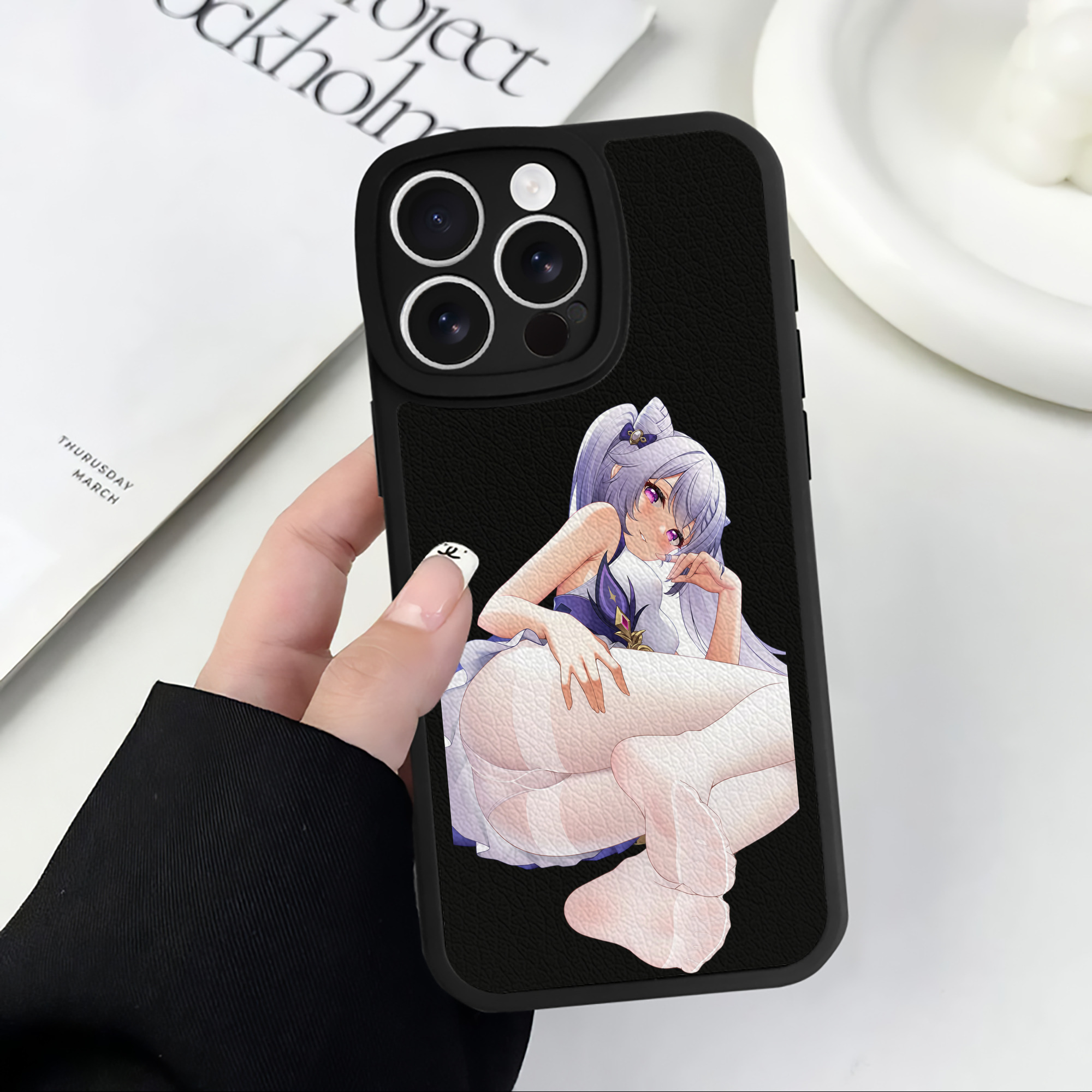 げんし神 刻晴 こくせい genshin Kokusei 【iPhone 16シリーズ対応】シリコンスマホケース（レザー調） 材質：シリコン