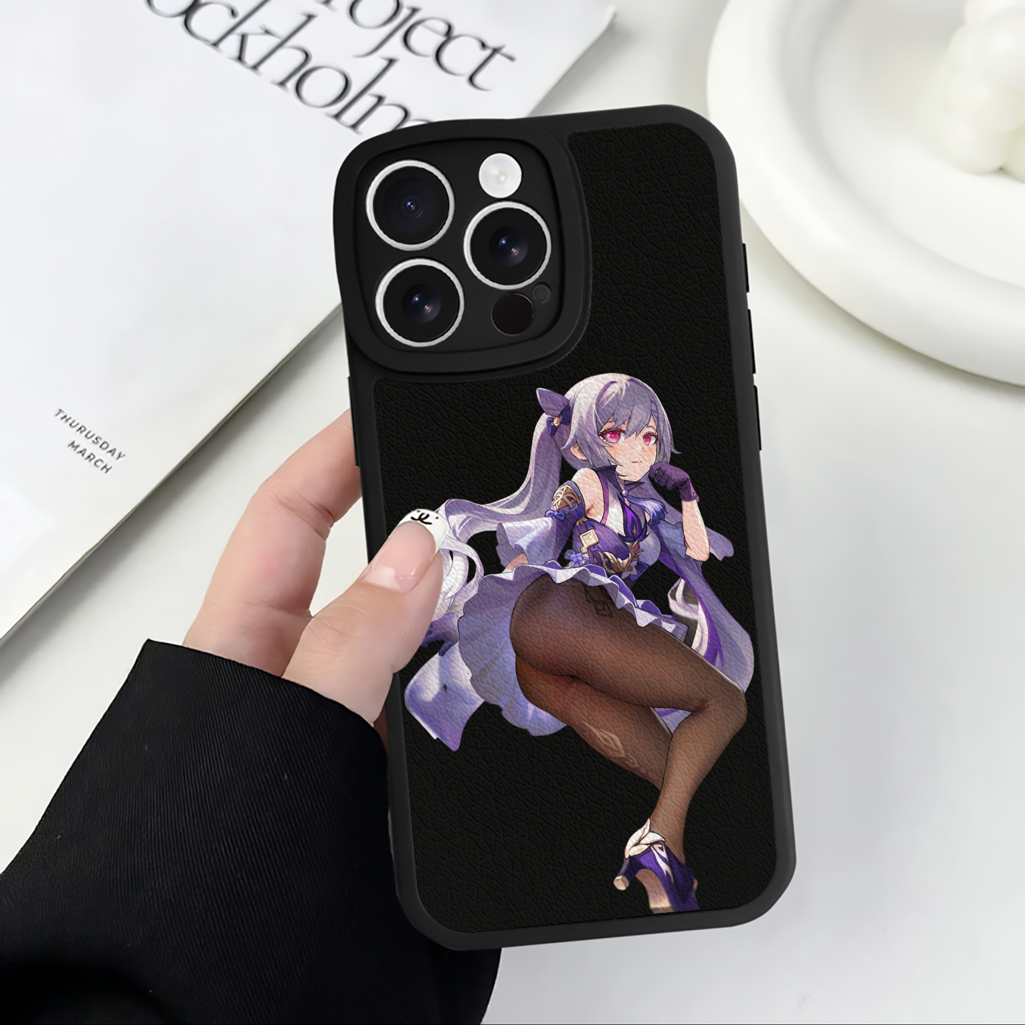 げんし神 刻晴 こくせい genshin Kokusei 【iPhone 16シリーズ対応】シリコンスマホケース（レザー調） 材質：シリコン