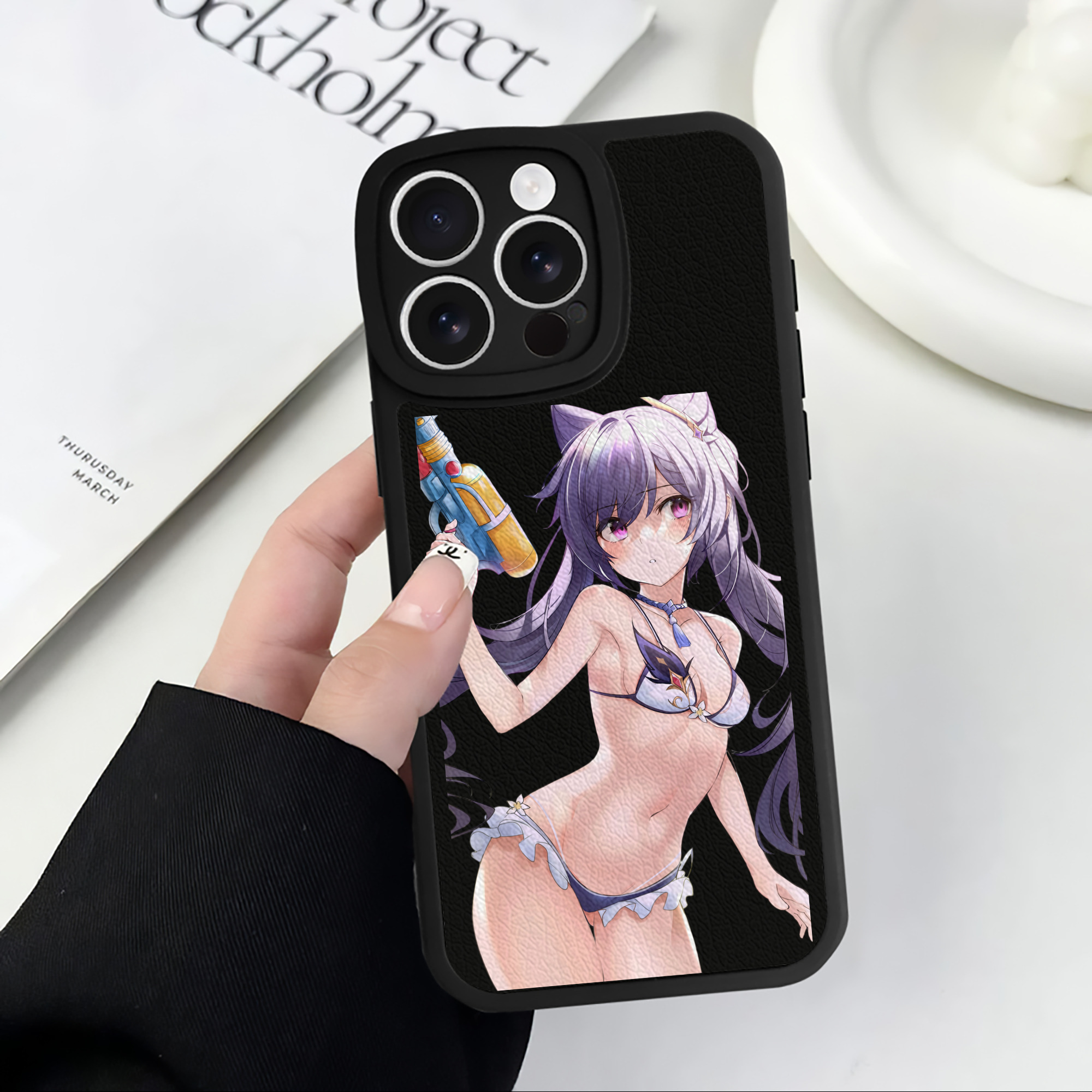 げんし神 刻晴 こくせい genshin Kokusei 【iPhone 16シリーズ対応】シリコンスマホケース（レザー調） 材質：シリコン