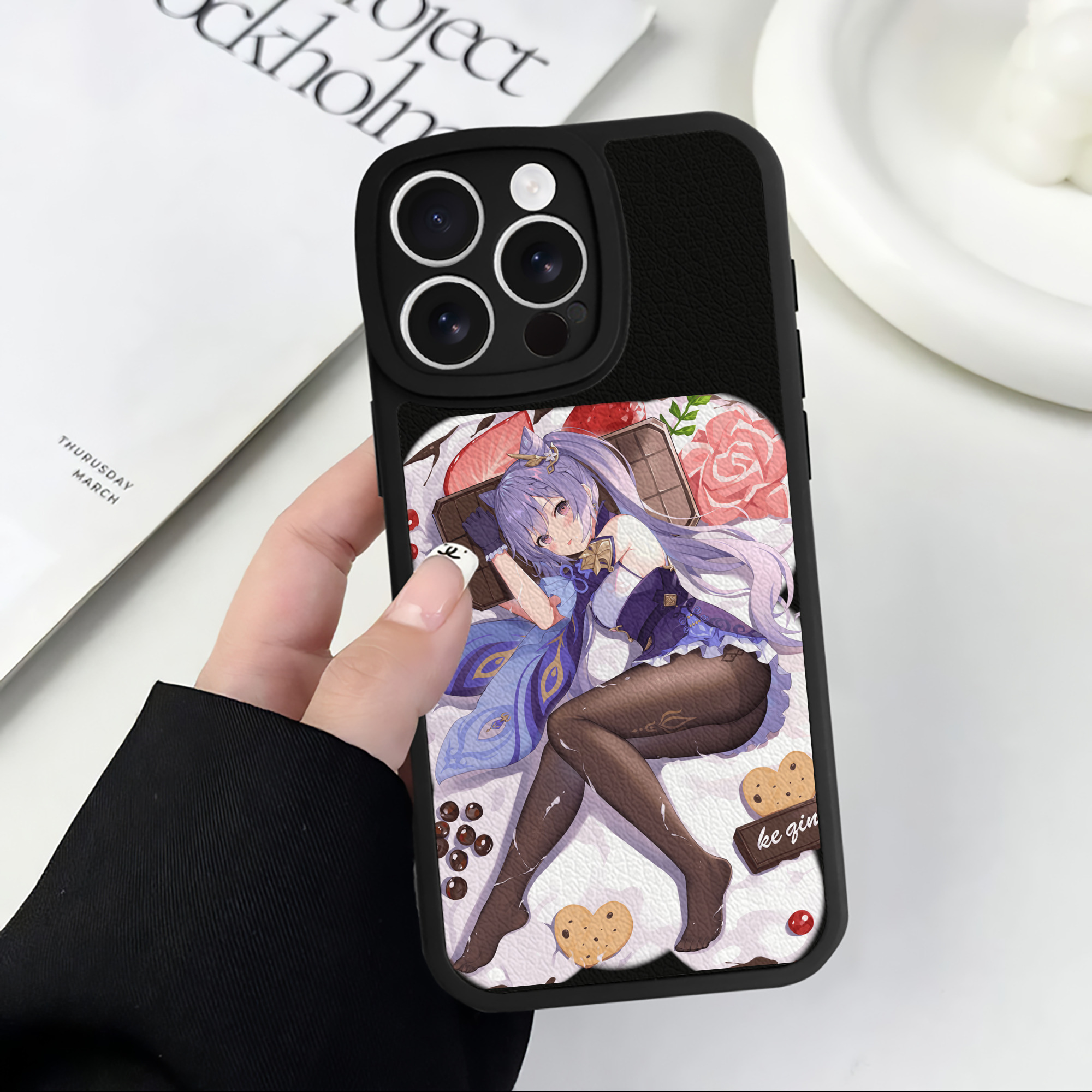 げんし神 刻晴 こくせい genshin Kokusei 【iPhone 16シリーズ対応】シリコンスマホケース（レザー調） 材質：シリコン