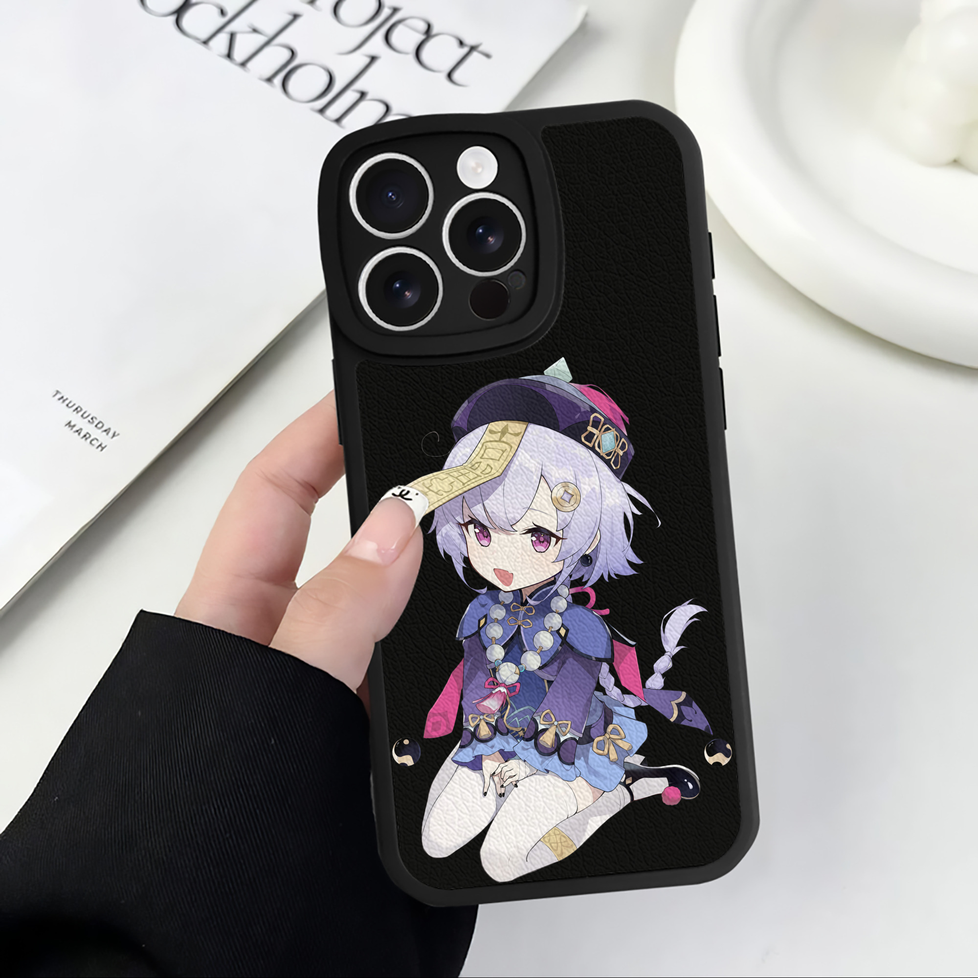 げんし神 七七 なな  genshin Nana 【iPhone 16シリーズ対応】シリコンスマホケース（レザー調） 材質：シリコン