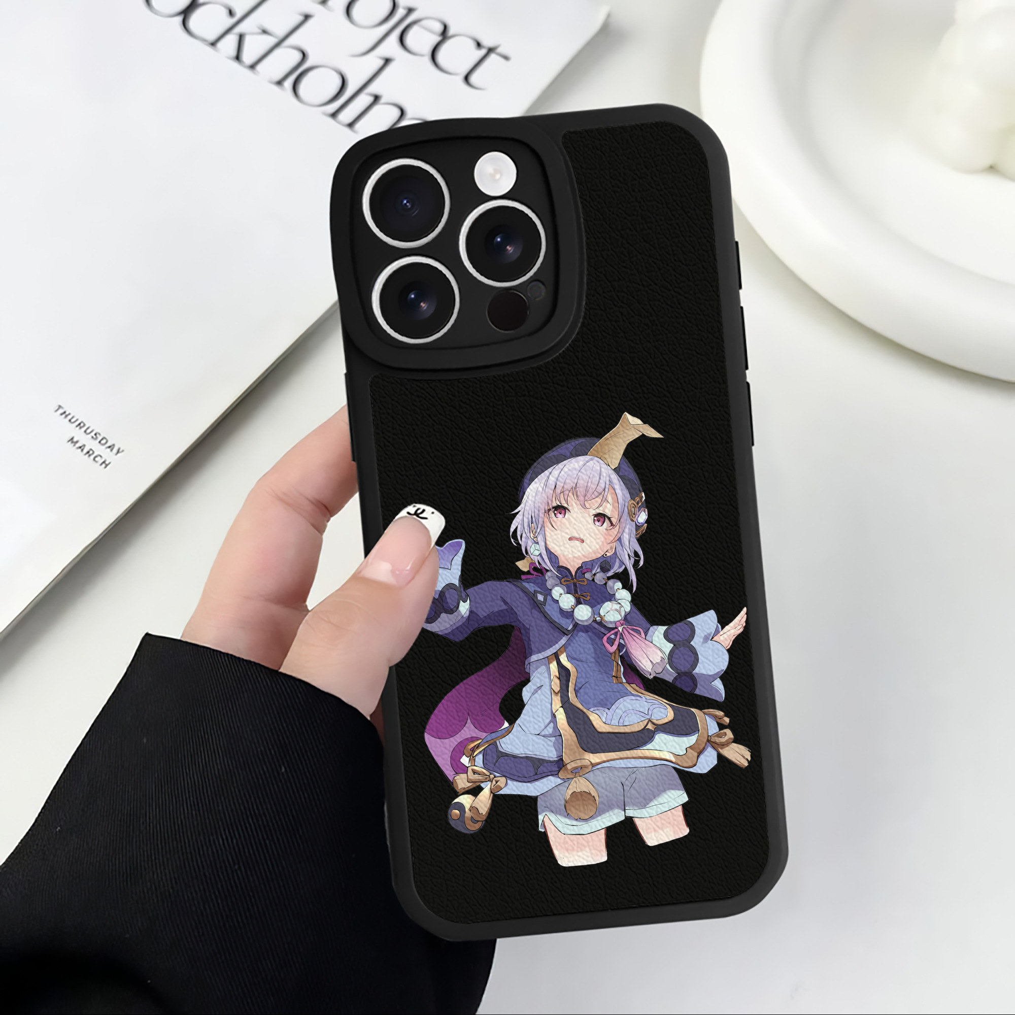 げんし神 七七 なな  genshin Nana 【iPhone 16シリーズ対応】シリコンスマホケース（レザー調） 材質：シリコン