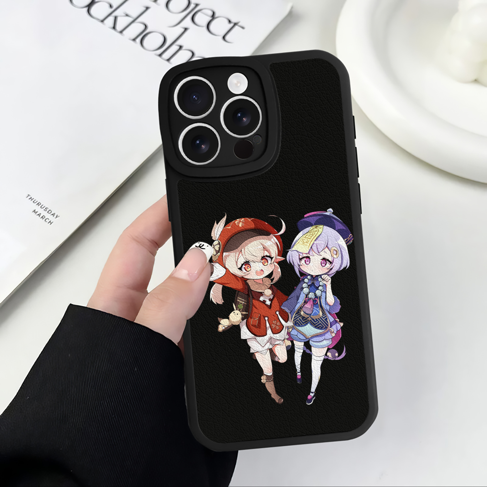 げんし神 七七 なな  genshin Nana 【iPhone 16シリーズ対応】シリコンスマホケース（レザー調） 材質：シリコン