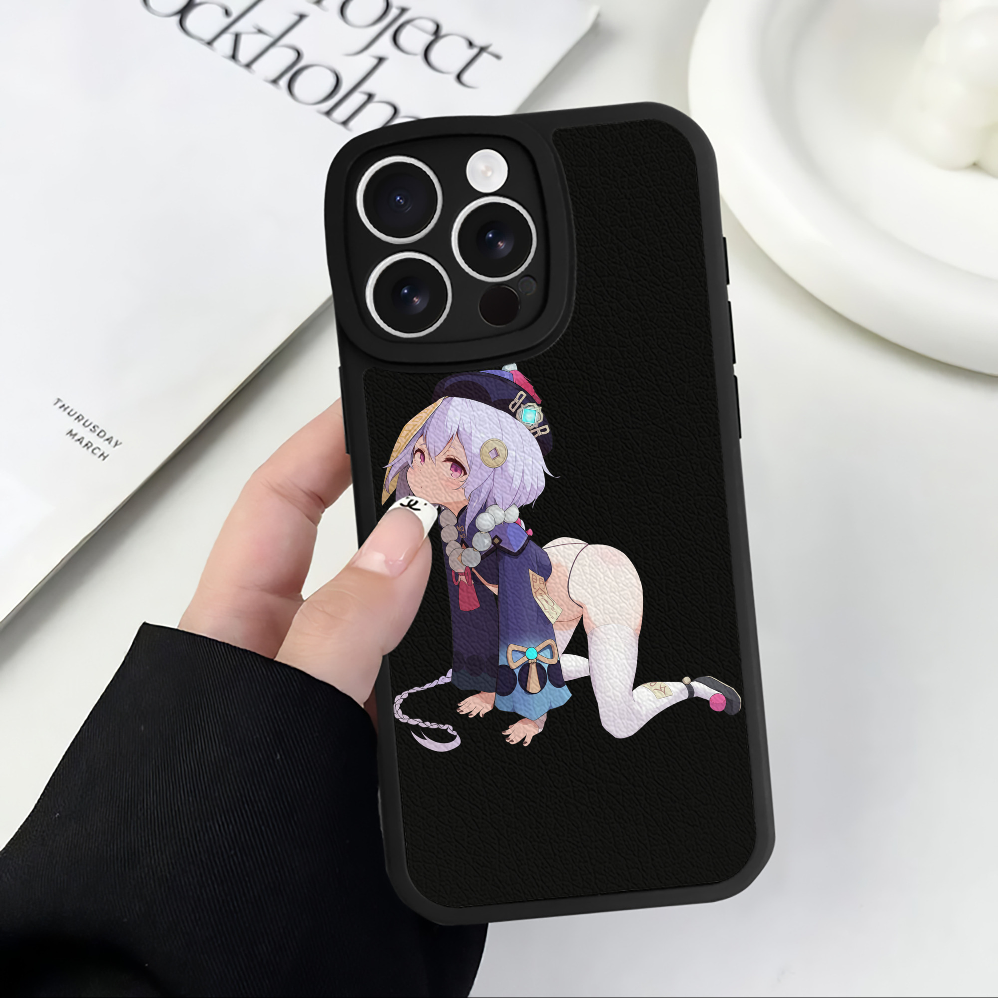 げんし神 七七 なな  genshin Nana 【iPhone 16シリーズ対応】シリコンスマホケース（レザー調） 材質：シリコン