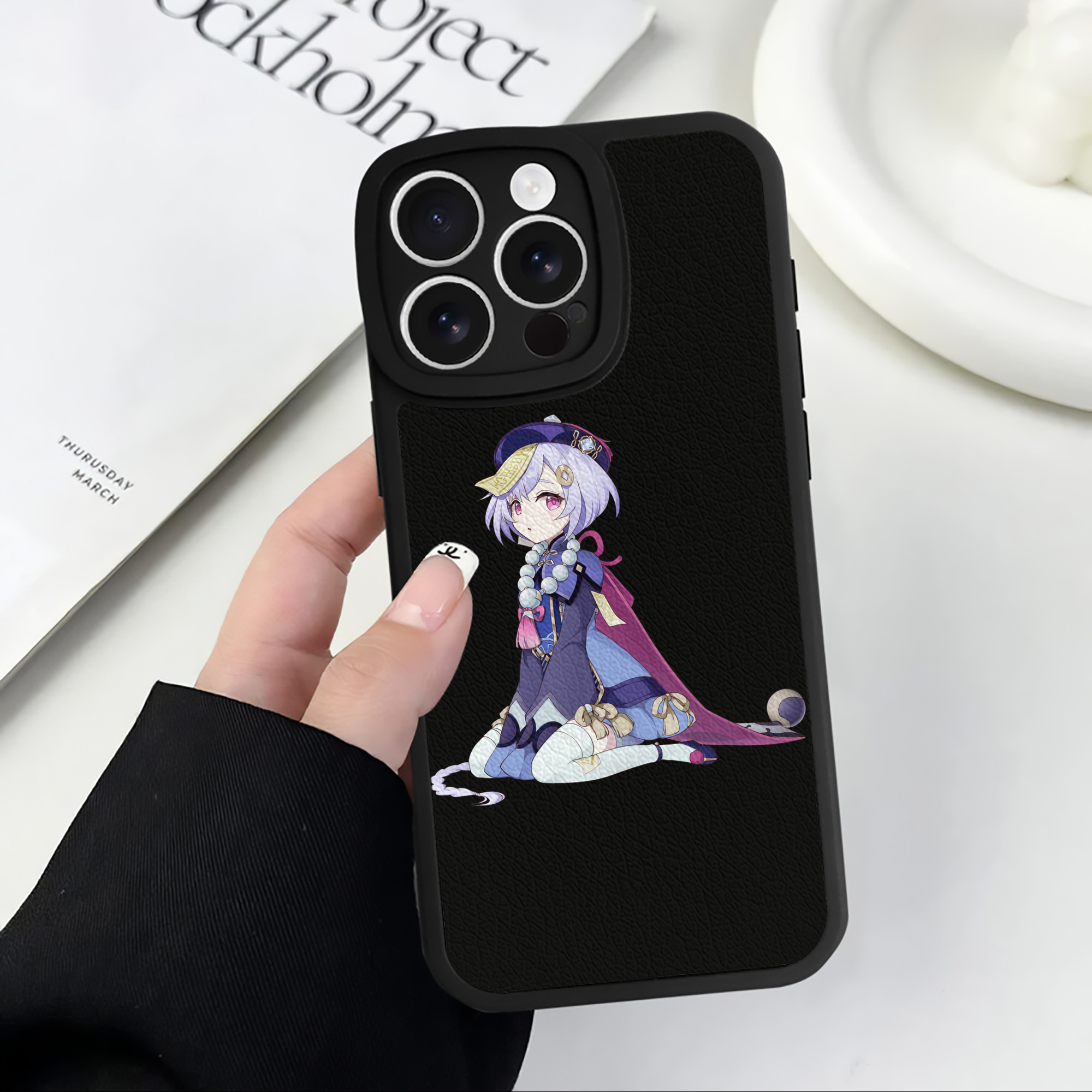 げんし神 七七 なな  genshin Nana 【iPhone 16シリーズ対応】シリコンスマホケース（レザー調） 材質：シリコン