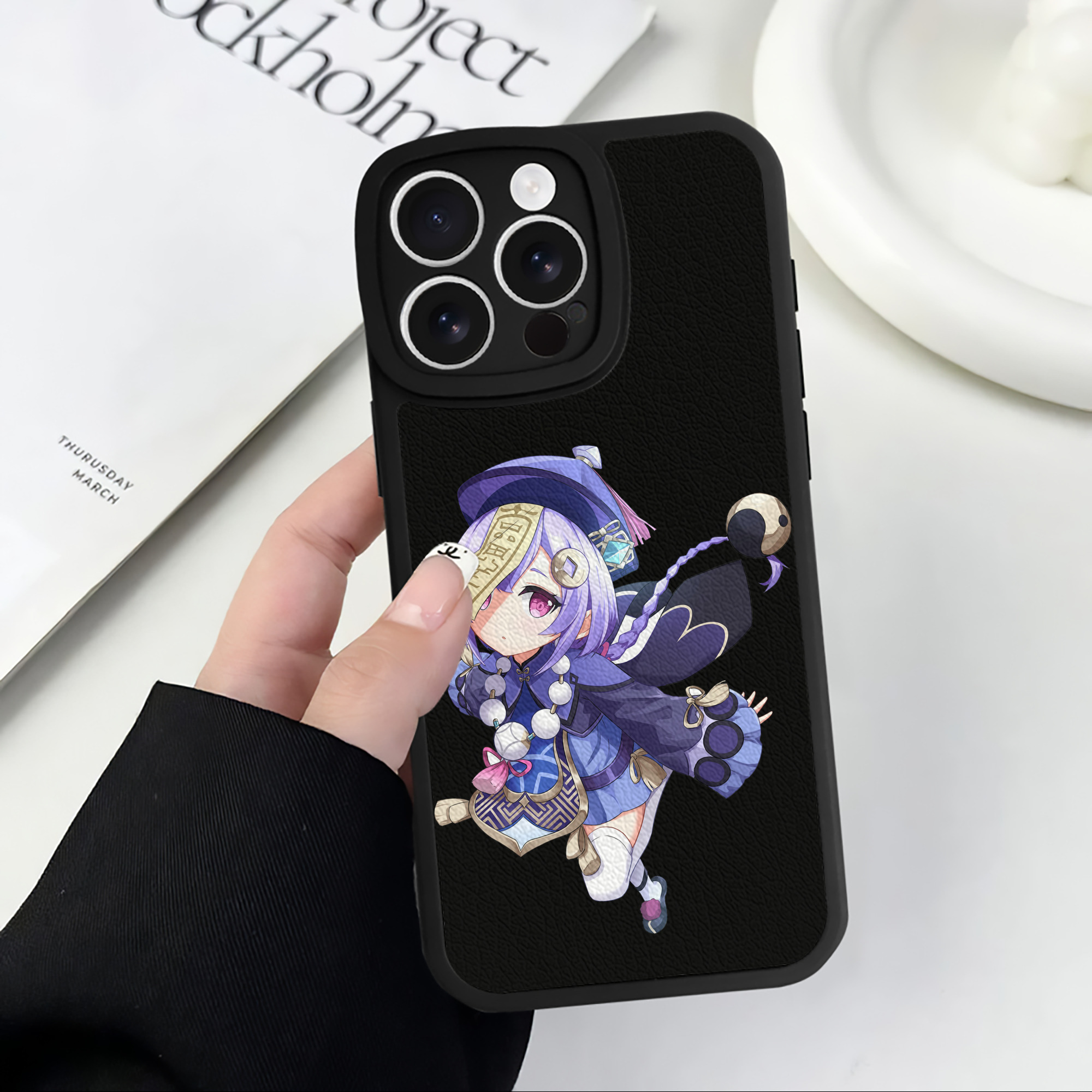 げんし神 七七 なな  genshin Nana 【iPhone 16シリーズ対応】シリコンスマホケース（レザー調） 材質：シリコン