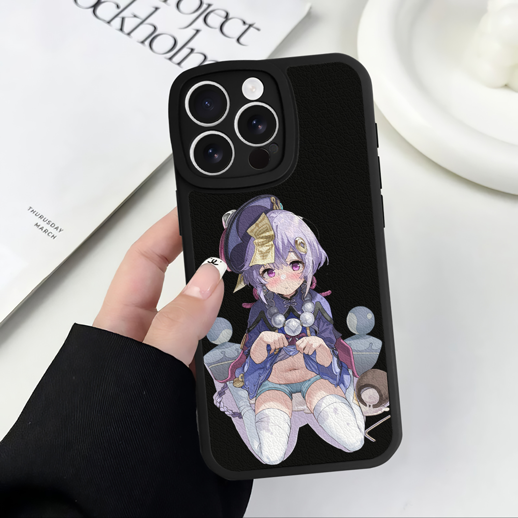 げんし神 七七 なな  genshin Nana 【iPhone 16シリーズ対応】シリコンスマホケース（レザー調） 材質：シリコン