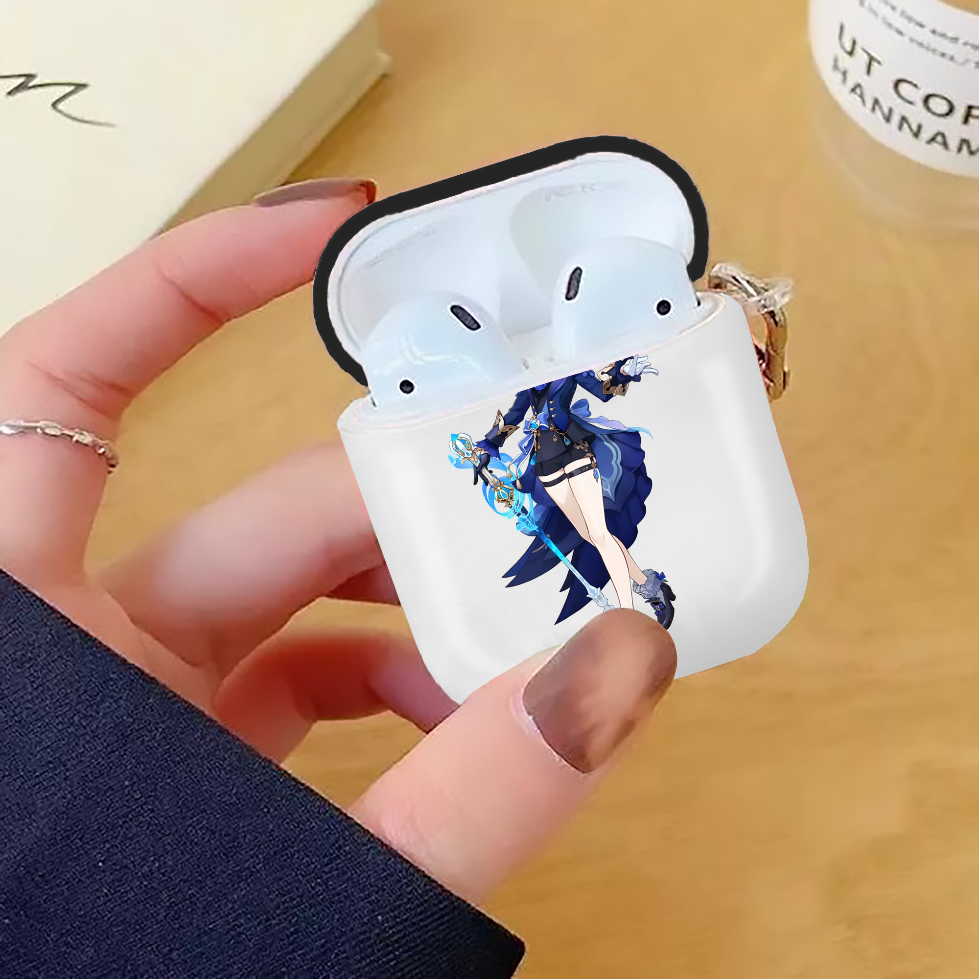 げんし神 フリーナ genshin Furina AirPods 第2世代保護ケース ハードシェル ブラック 耐衝撃・防指紋・カラビナ付き