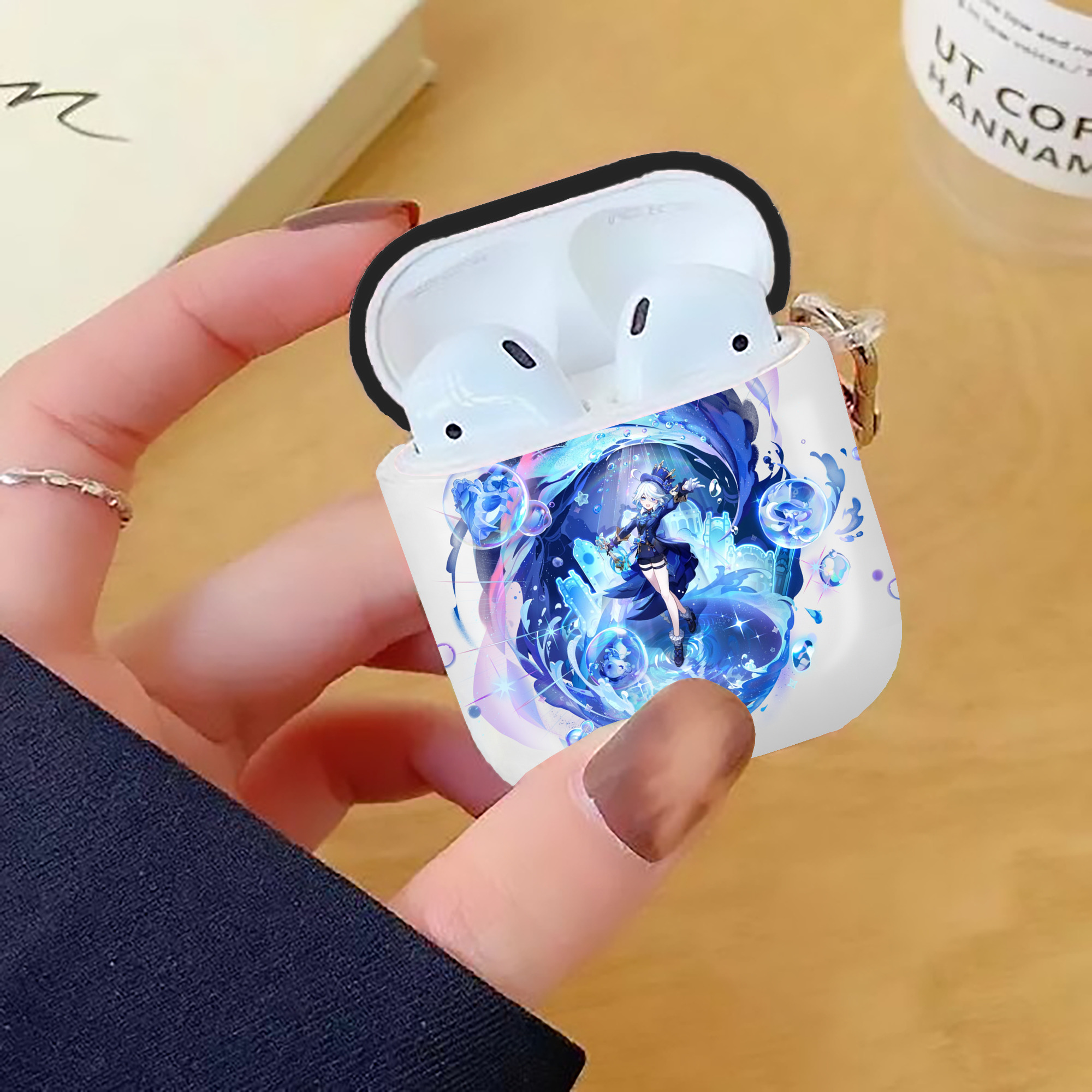 げんし神 フリーナ genshin Furina AirPods 第2世代保護ケース ハードシェル ブラック 耐衝撃・防指紋・カラビナ付き