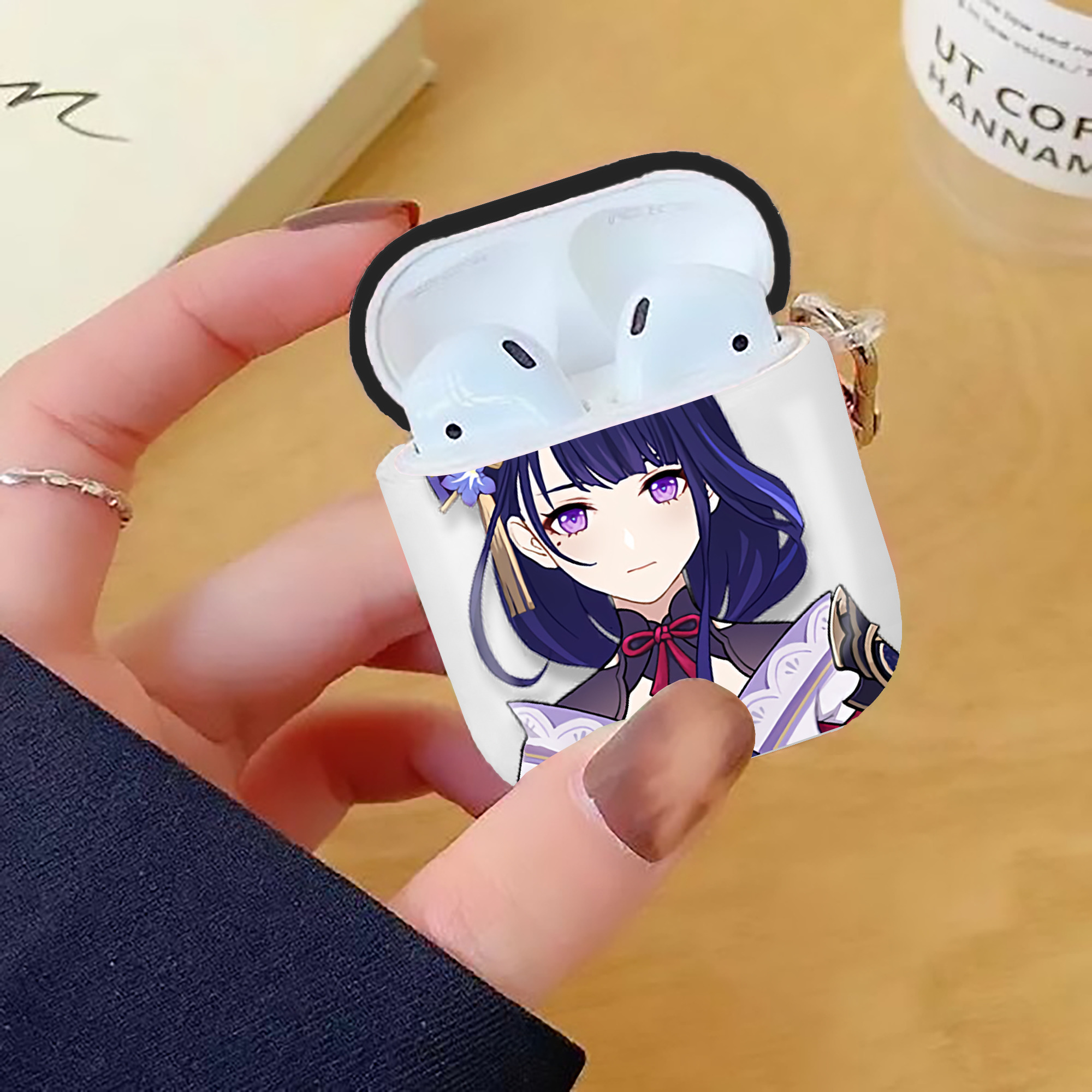 げんし神 雷電将軍 らいでんしょうぐん genshin Raiden Shogun AirPods 第2世代保護ケース ハードシェル ブラック 耐衝撃・防指紋・カラビナ付き