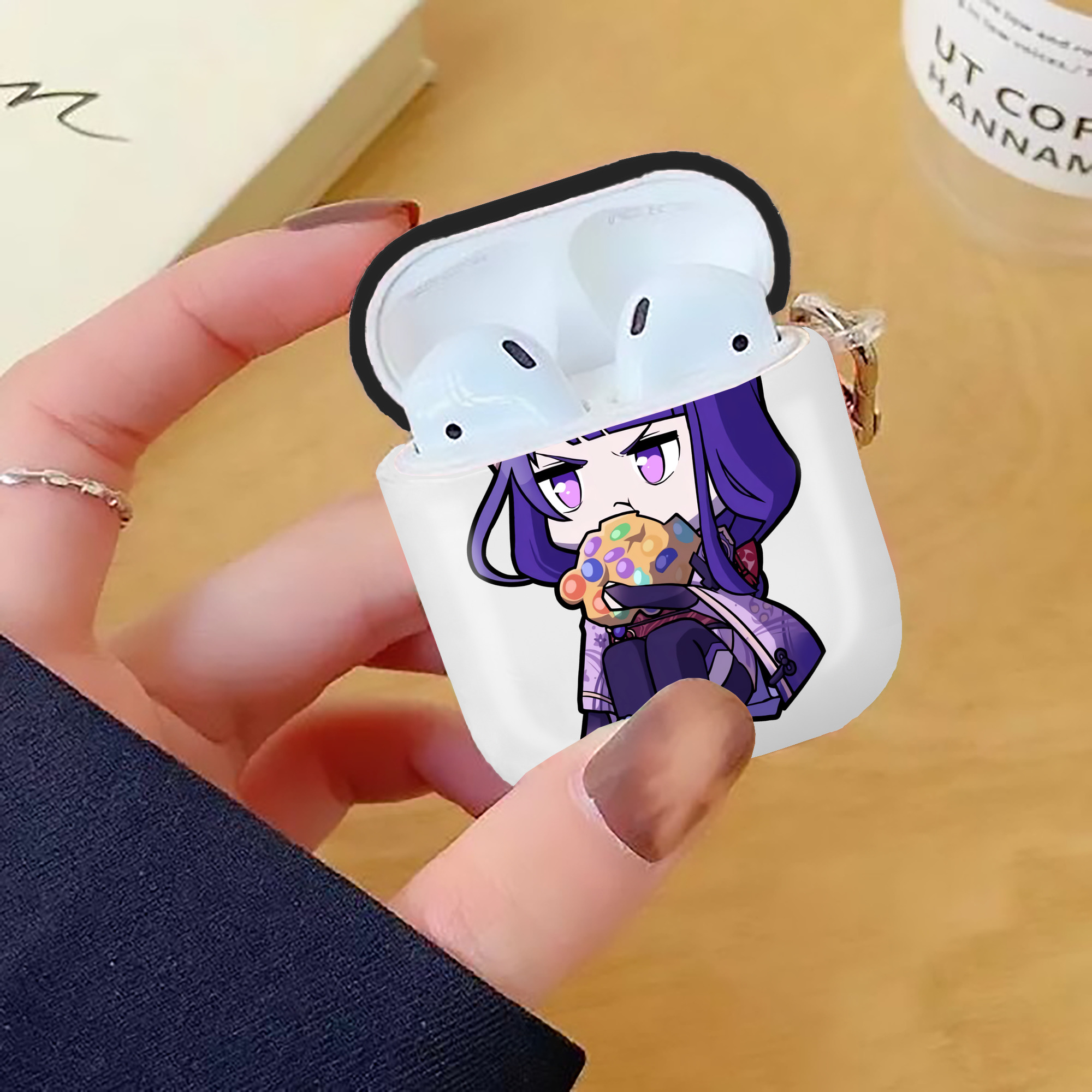 げんし神 雷電将軍 らいでんしょうぐん genshin Raiden Shogun AirPods 第2世代保護ケース ハードシェル ブラック 耐衝撃・防指紋・カラビナ付き