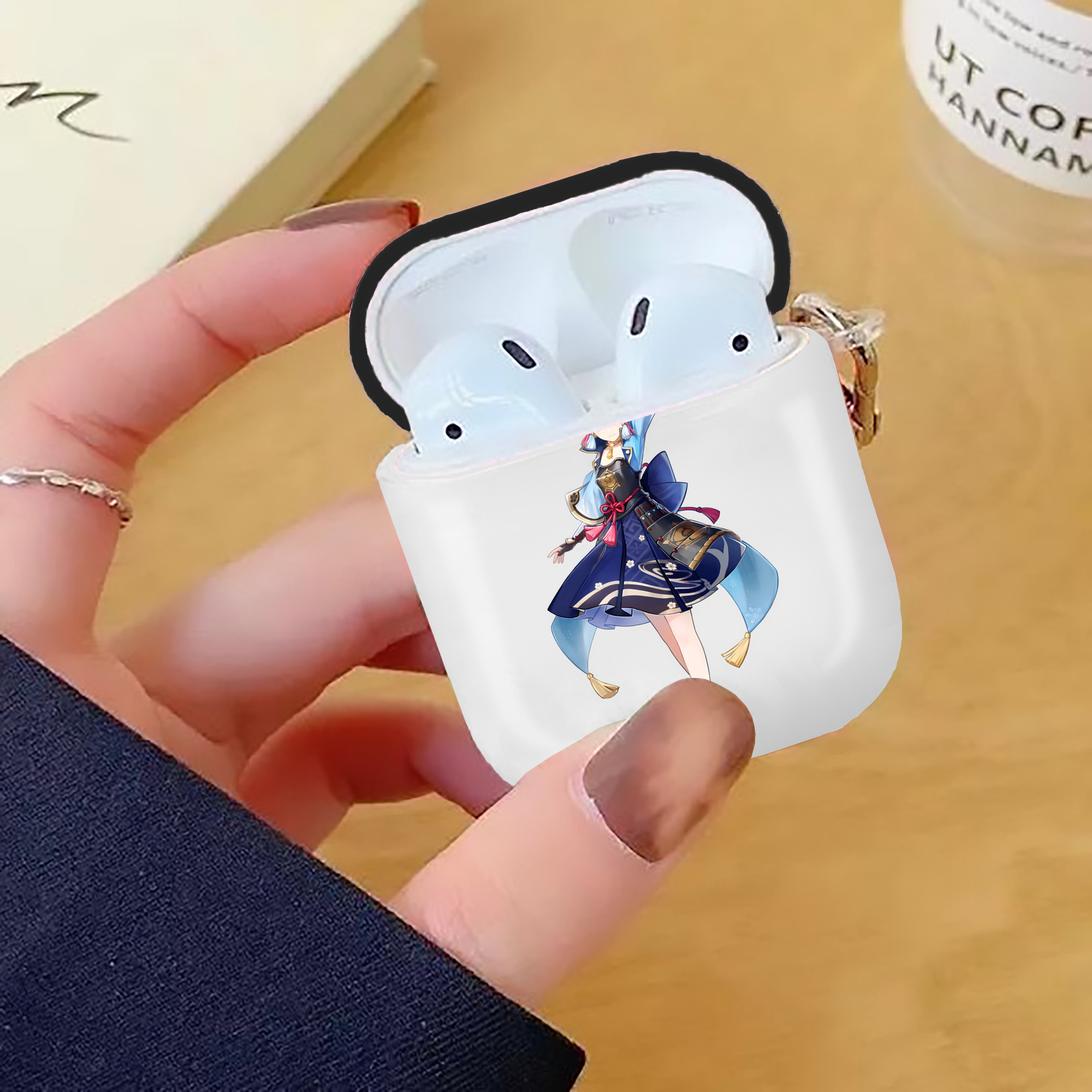 げんし神 神里綾華 神宮寺レン genshin Kamimiya Ren AirPods 第2世代保護ケース ハードシェル ブラック 耐衝撃・防指紋・カラビナ付き
