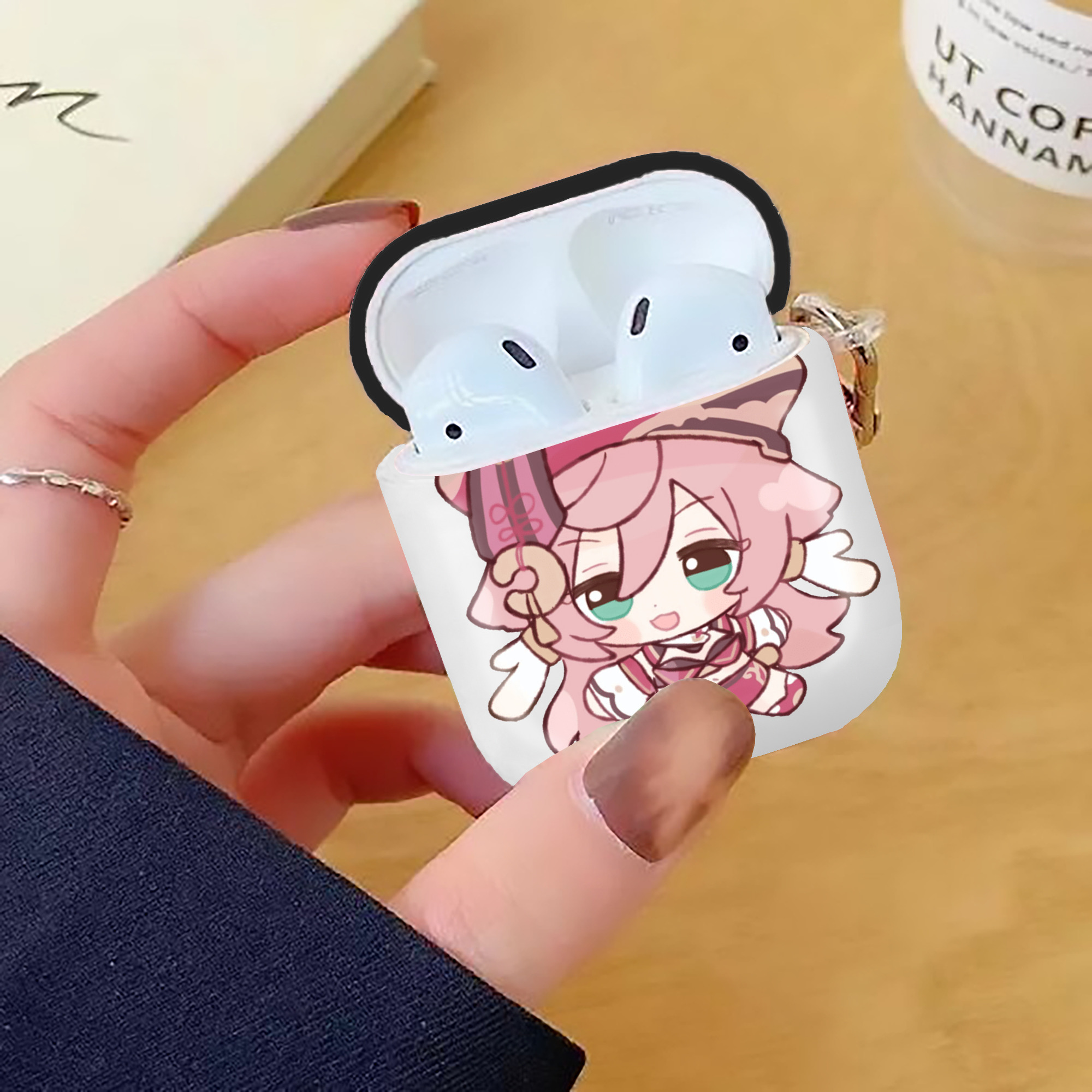 げんし神 ヤンフェイ genshin Yanfei AirPods 第2世代保護ケース ハードシェル ブラック 耐衝撃・防指紋・カラビナ付き