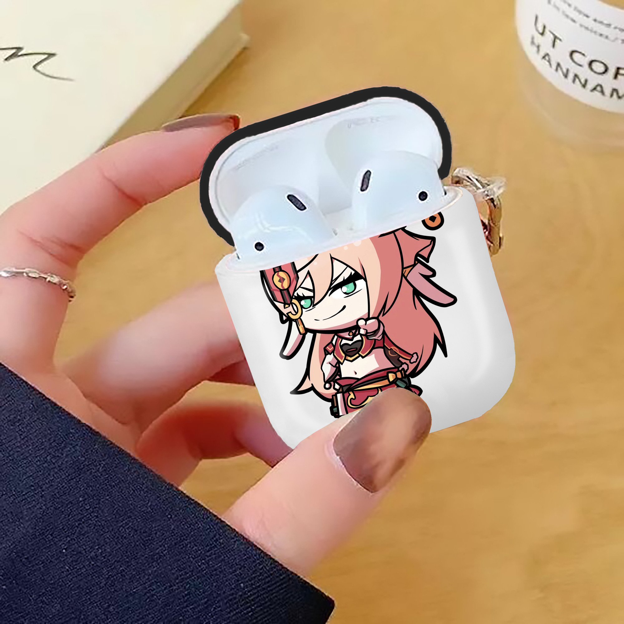 げんし神 ヤンフェイ genshin Yanfei AirPods 第2世代保護ケース ハードシェル ブラック 耐衝撃・防指紋・カラビナ付き