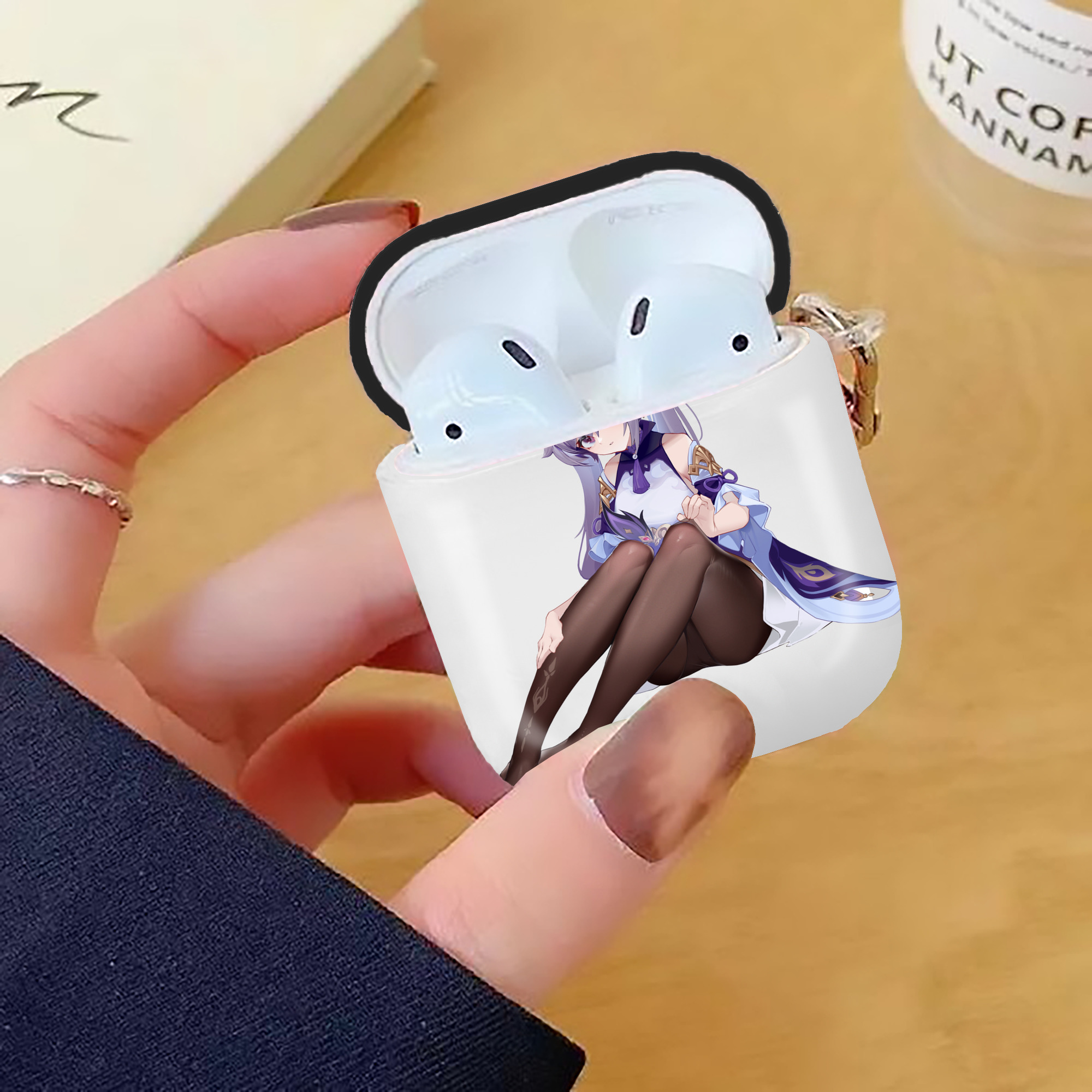 げんし神 刻晴 こくせい genshin Kokusei AirPods 第2世代保護ケース ハードシェル ブラック 耐衝撃・防指紋・カラビナ付き