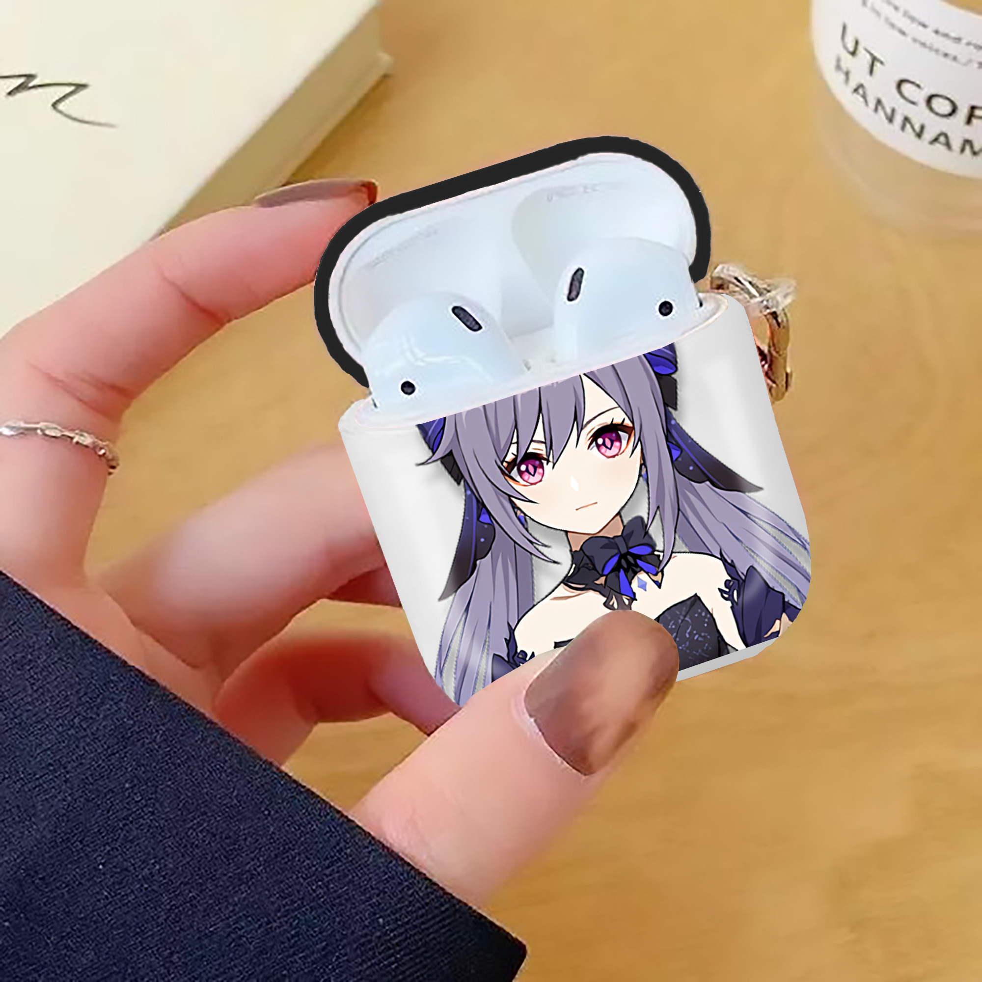 げんし神 刻晴 こくせい genshin Kokusei AirPods 第2世代保護ケース ハードシェル ブラック 耐衝撃・防指紋・カラビナ付き