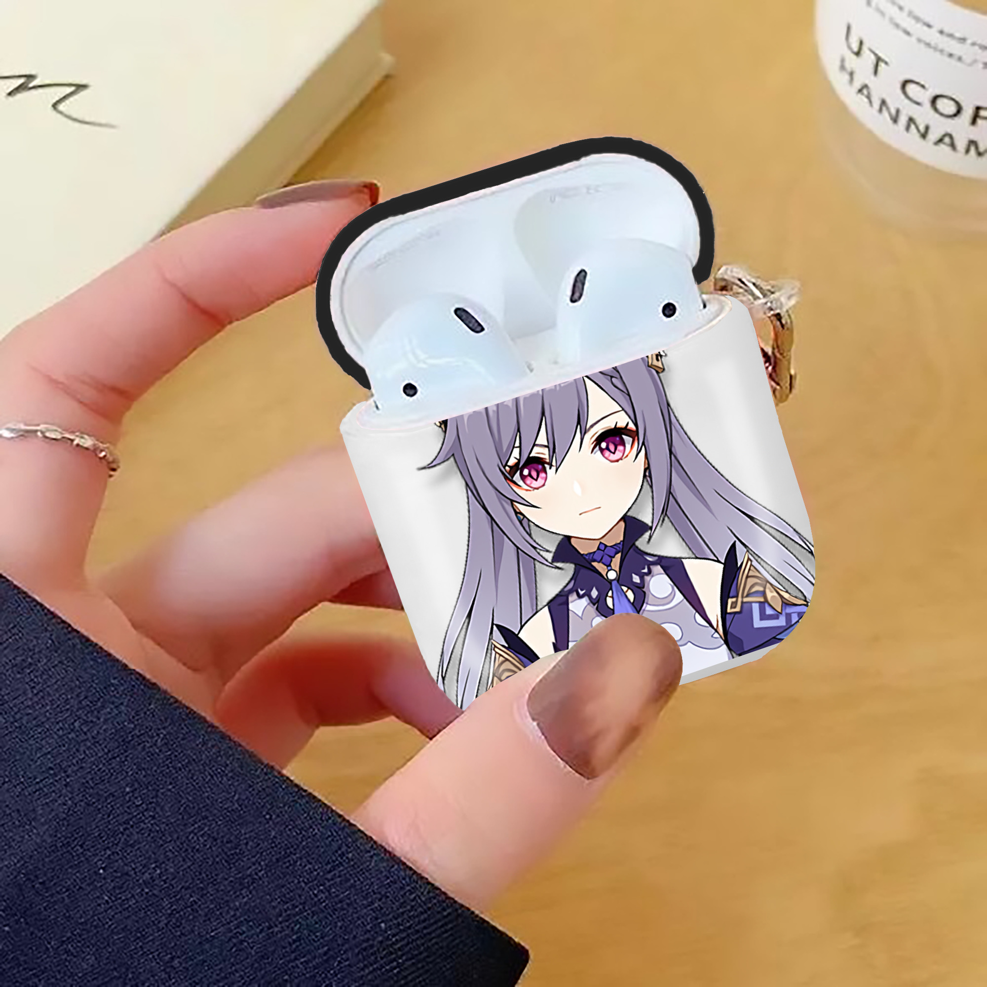 げんし神 刻晴 こくせい genshin Kokusei AirPods 第2世代保護ケース ハードシェル ブラック 耐衝撃・防指紋・カラビナ付き