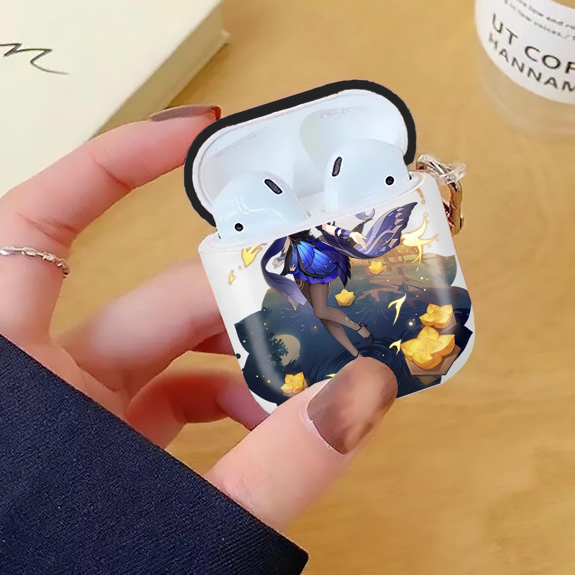 げんし神 刻晴 こくせい genshin Kokusei AirPods 第2世代保護ケース ハードシェル ブラック 耐衝撃・防指紋・カラビナ付き