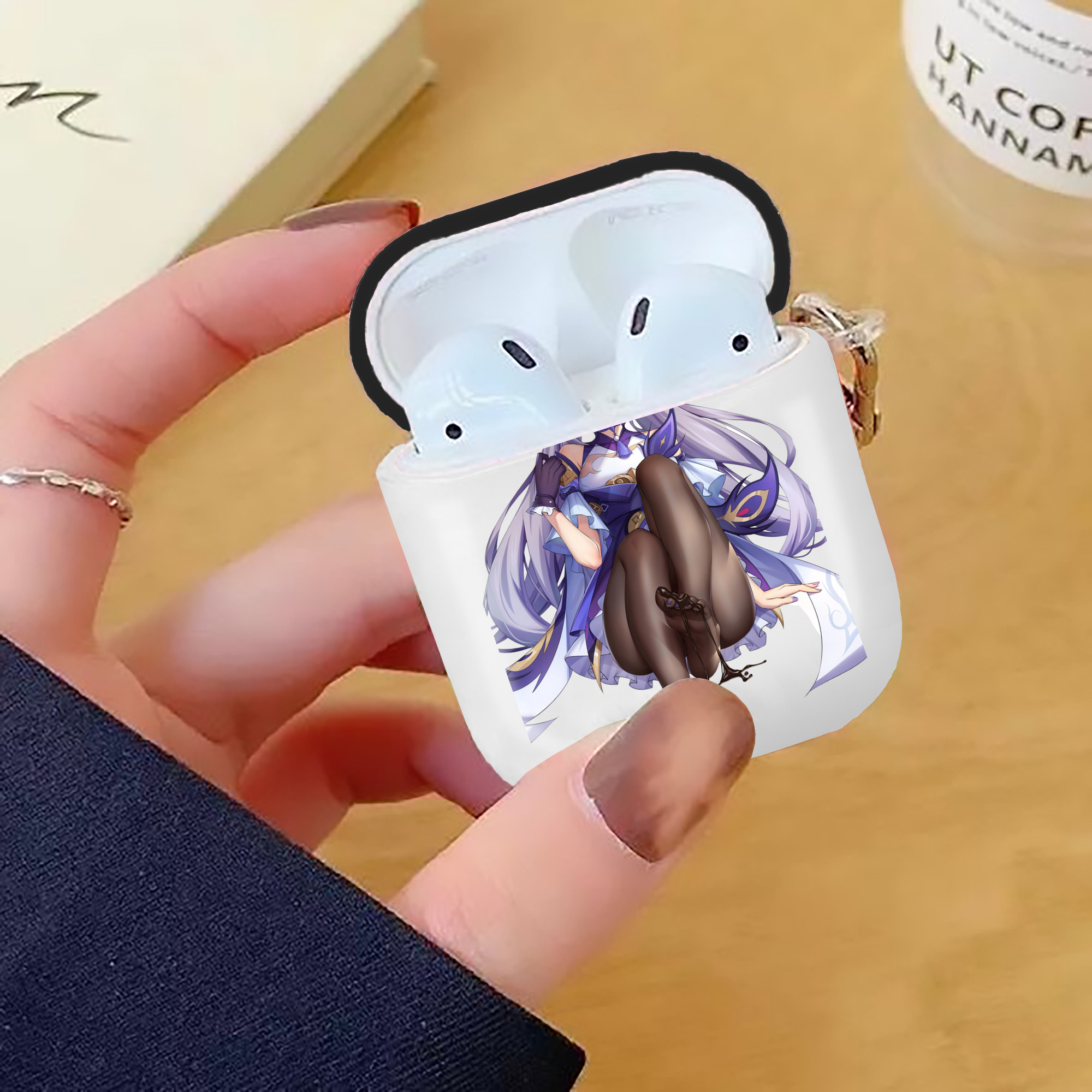 げんし神 刻晴 こくせい genshin Kokusei AirPods 第2世代保護ケース ハードシェル ブラック 耐衝撃・防指紋・カラビナ付き