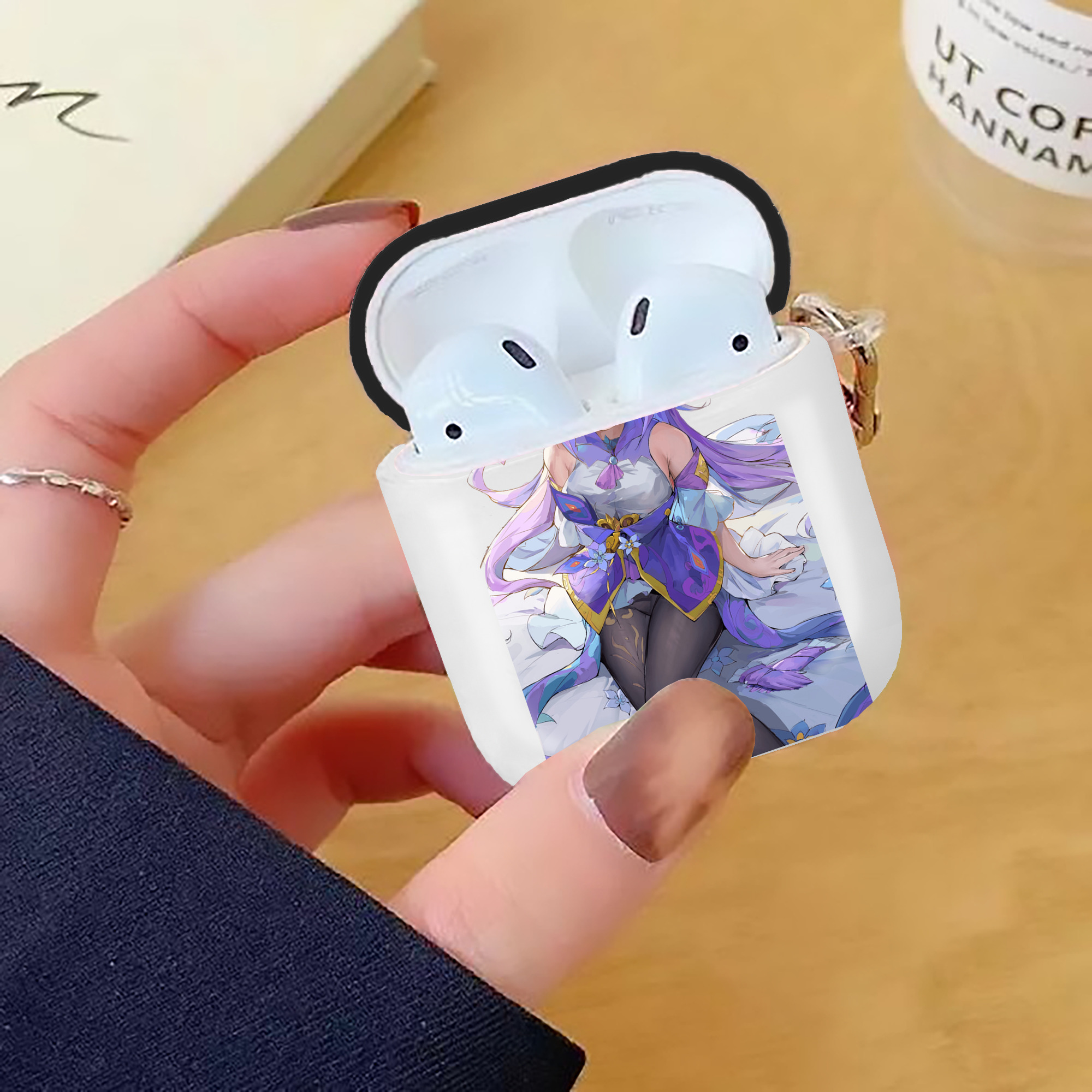 げんし神 刻晴 こくせい genshin Kokusei AirPods 第2世代保護ケース ハードシェル ブラック 耐衝撃・防指紋・カラビナ付き