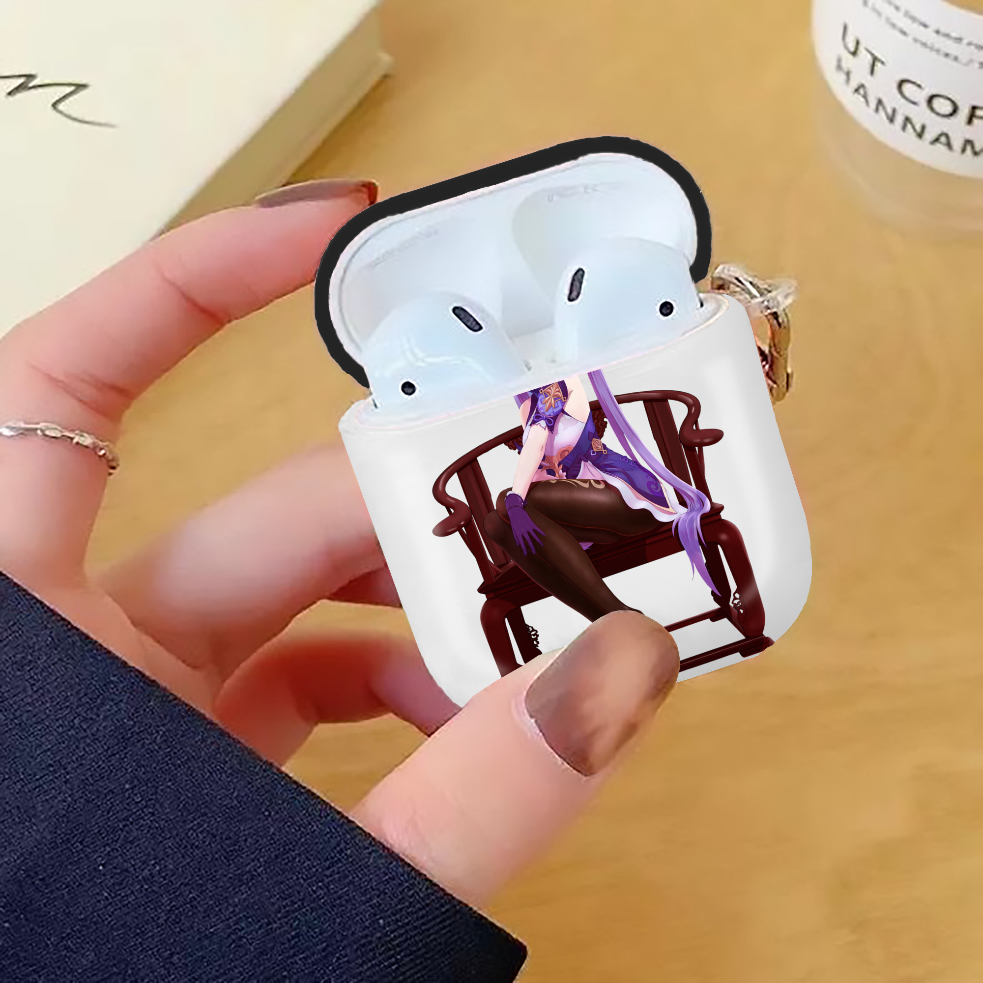 げんし神 刻晴 こくせい genshin Kokusei AirPods 第2世代保護ケース ハードシェル ブラック 耐衝撃・防指紋・カラビナ付き