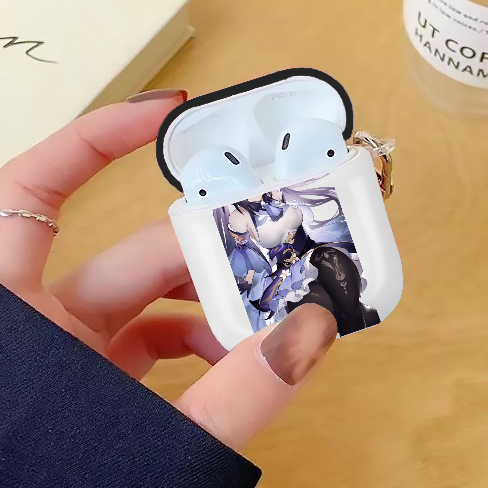 げんし神 刻晴 こくせい genshin Kokusei AirPods 第2世代保護ケース ハードシェル ブラック 耐衝撃・防指紋・カラビナ付き