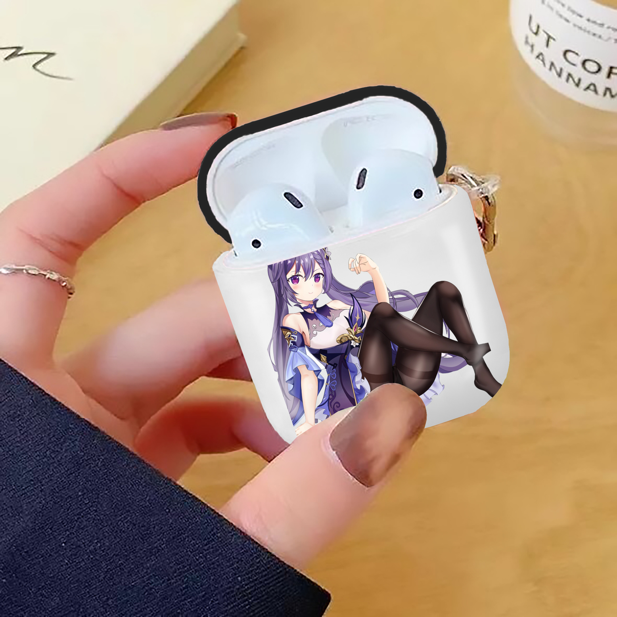 げんし神 刻晴 こくせい genshin Kokusei AirPods 第2世代保護ケース ハードシェル ブラック 耐衝撃・防指紋・カラビナ付き