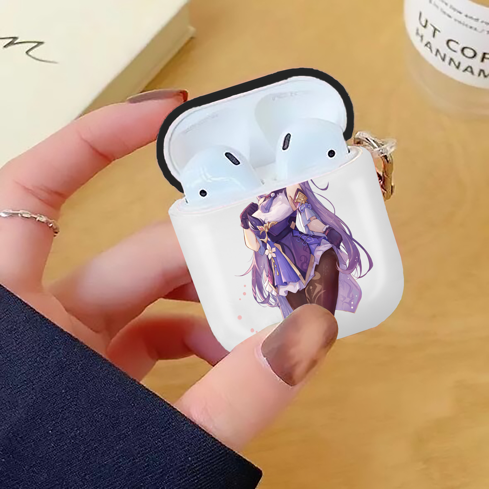 げんし神 刻晴 こくせい genshin Kokusei AirPods 第2世代保護ケース ハードシェル ブラック 耐衝撃・防指紋・カラビナ付き