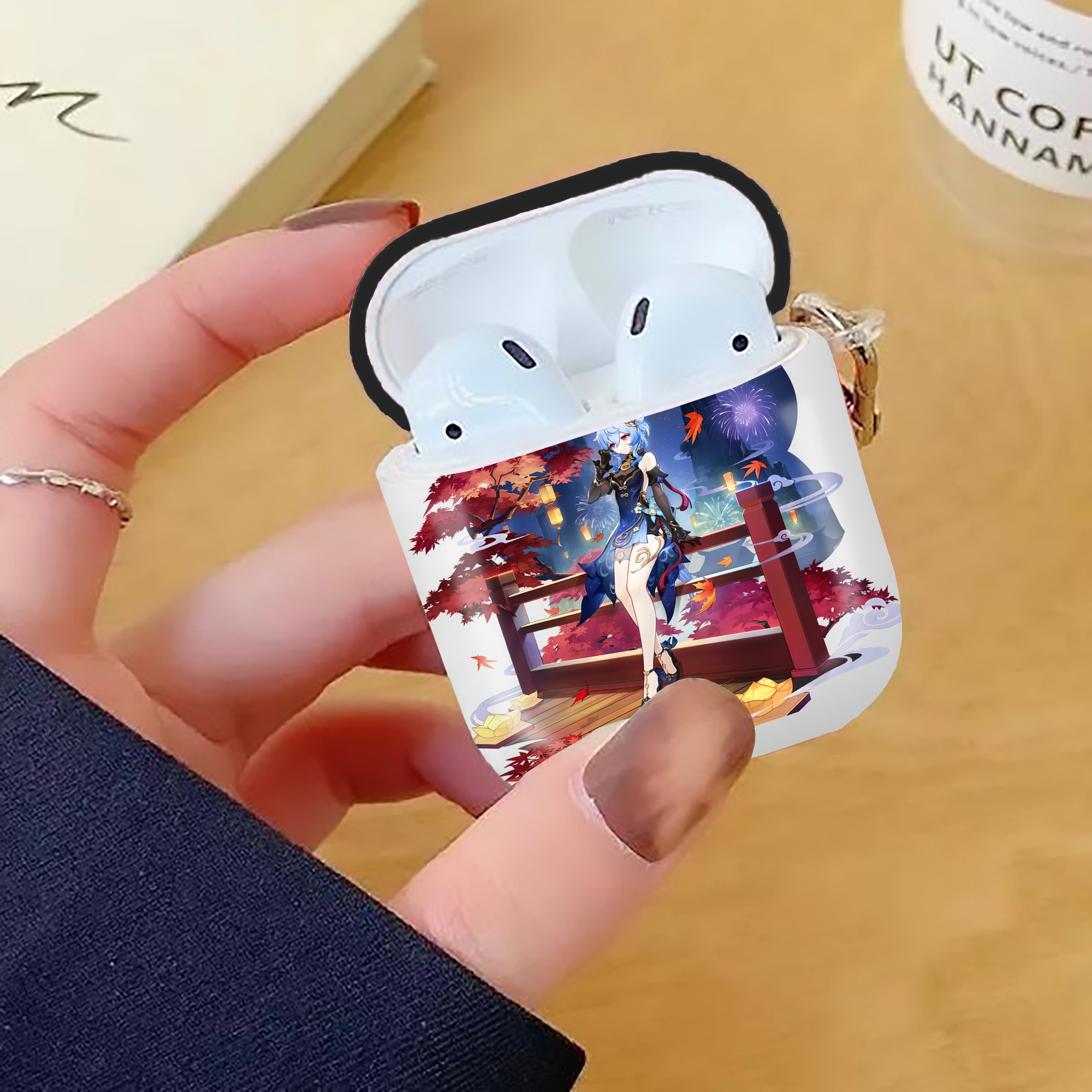 げんし神 甘雨 かんう genshin Ganyu AirPods 第2世代保護ケース ハードシェル ブラック 耐衝撃・防指紋・カラビナ付き