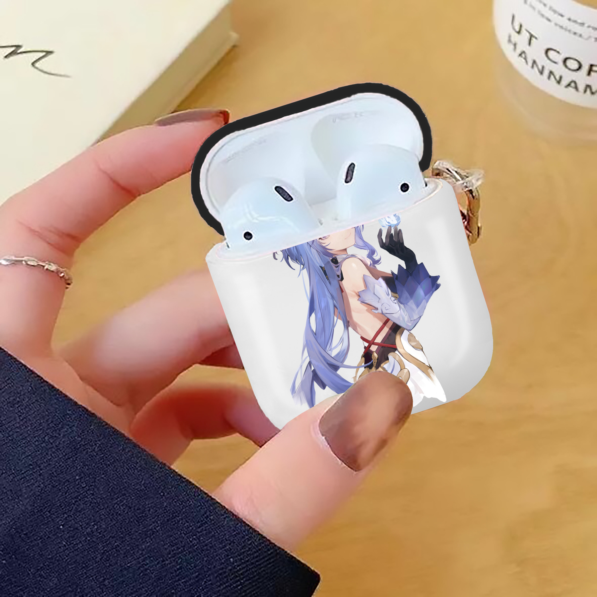 げんし神 甘雨 かんう genshin Ganyu AirPods 第2世代保護ケース ハードシェル ブラック 耐衝撃・防指紋・カラビナ付き