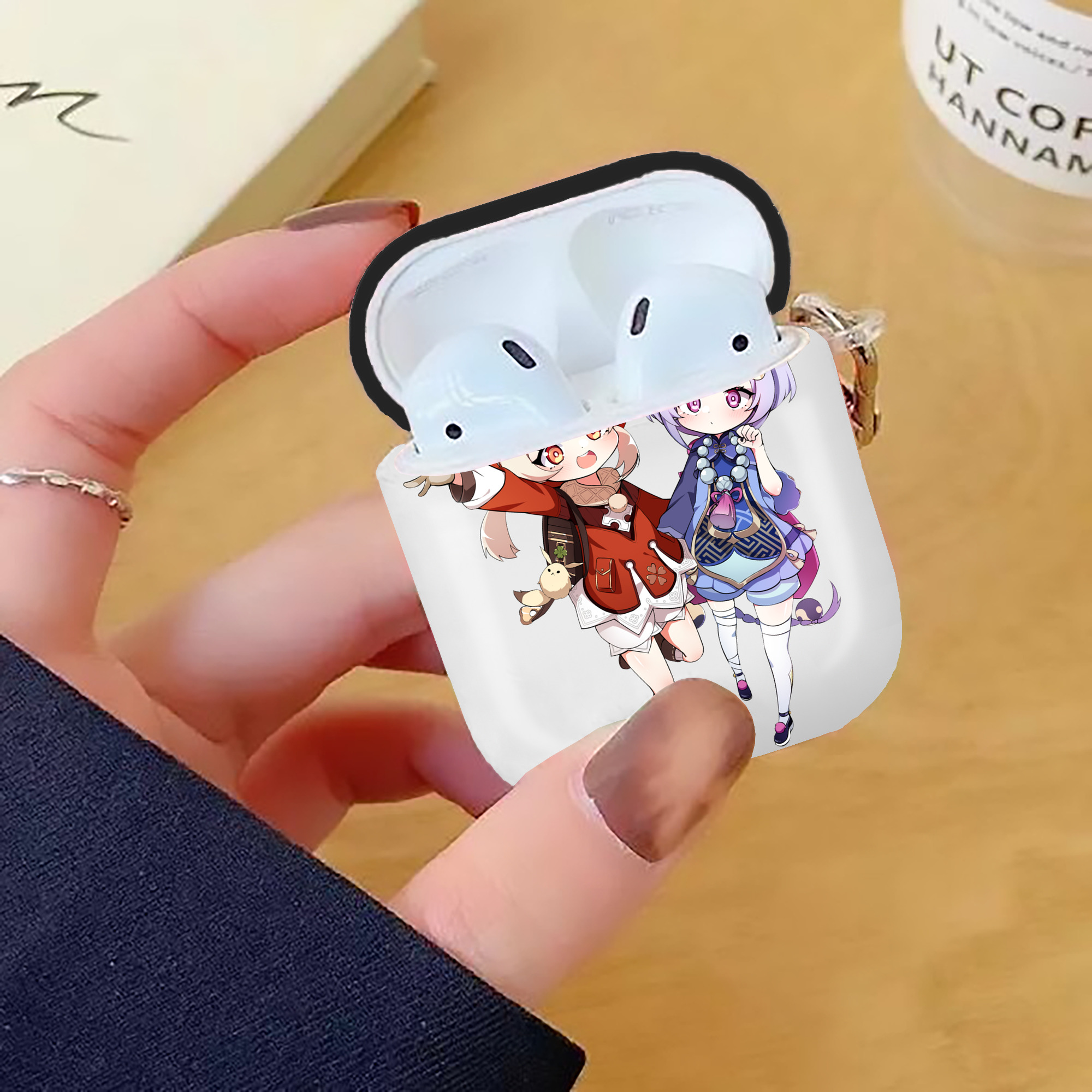 げんし神 七七 なな  genshin Nana AirPods 第2世代保護ケース ハードシェル ブラック 耐衝撃・防指紋・カラビナ付き