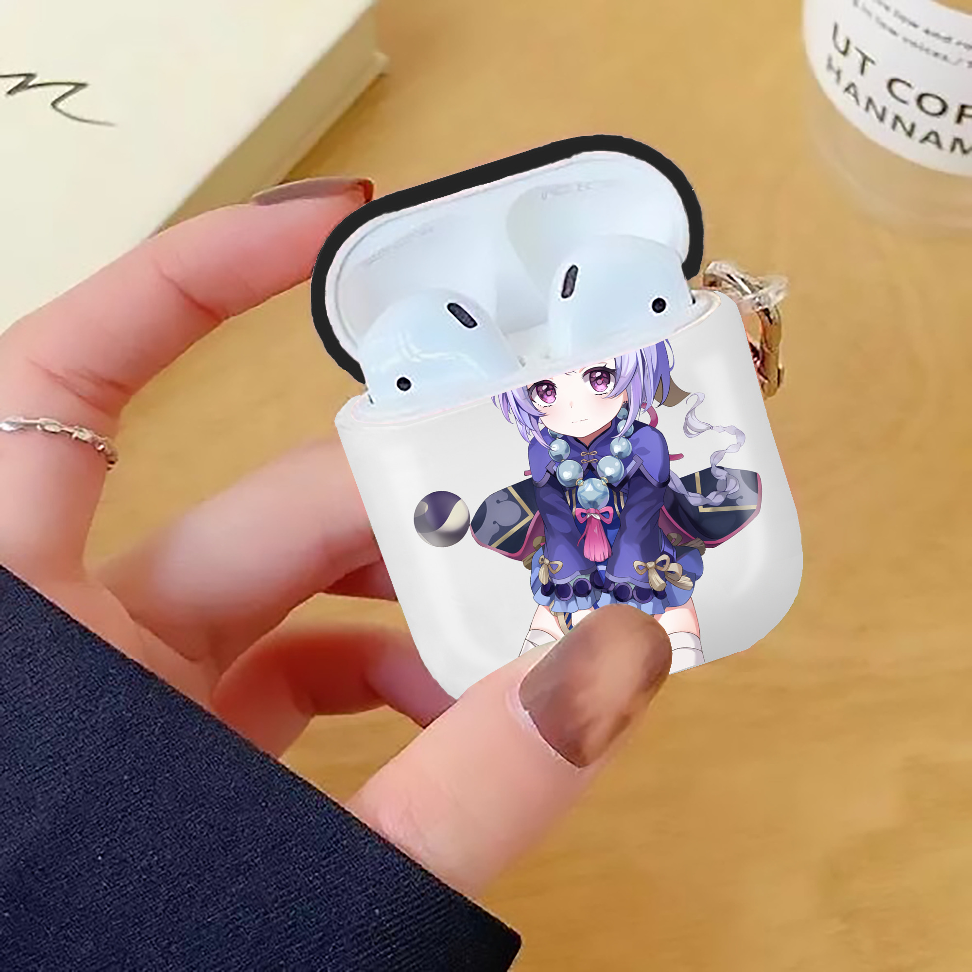 げんし神 七七 なな  genshin Nana AirPods 第2世代保護ケース ハードシェル ブラック 耐衝撃・防指紋・カラビナ付き