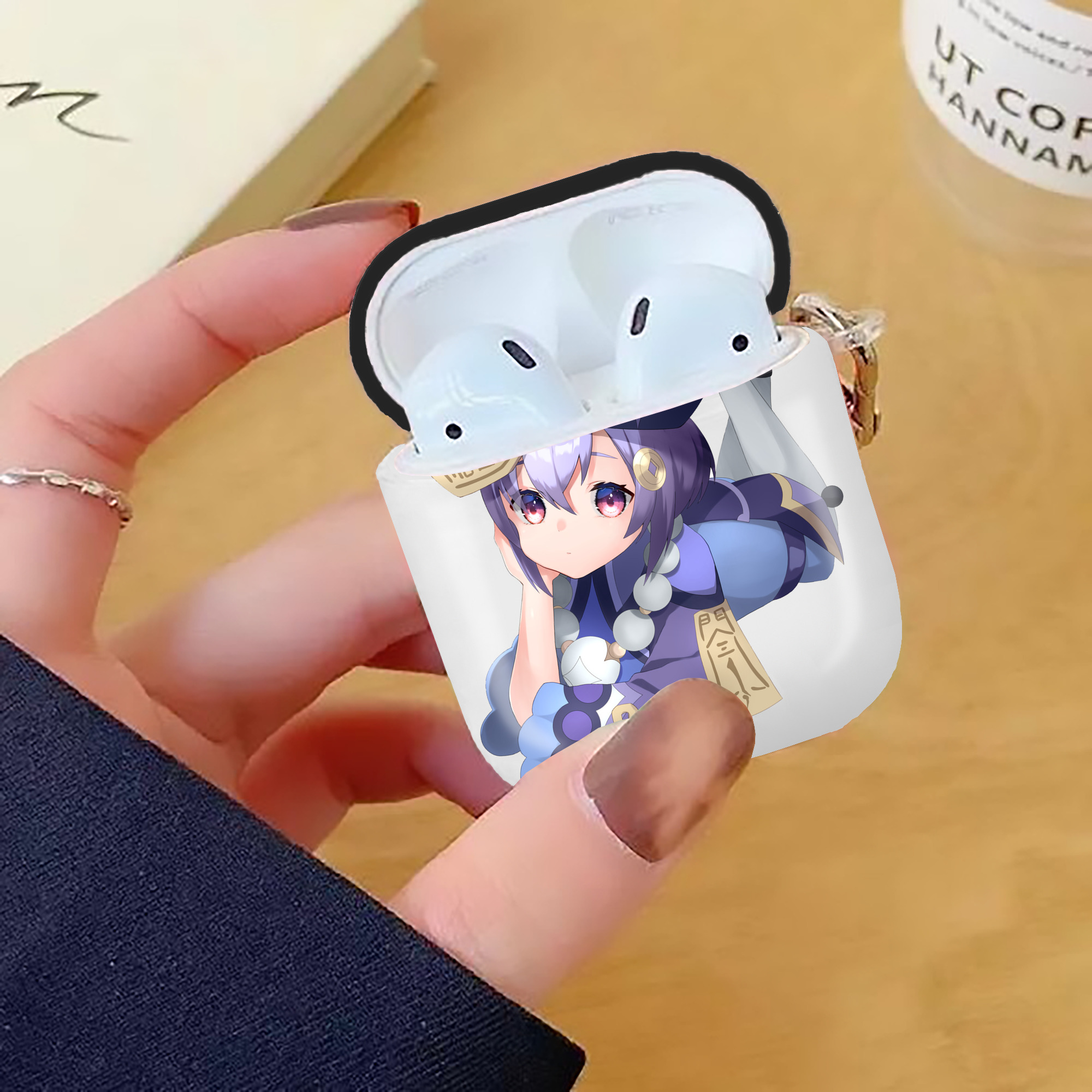 げんし神 七七 なな  genshin Nana AirPods 第2世代保護ケース ハードシェル ブラック 耐衝撃・防指紋・カラビナ付き