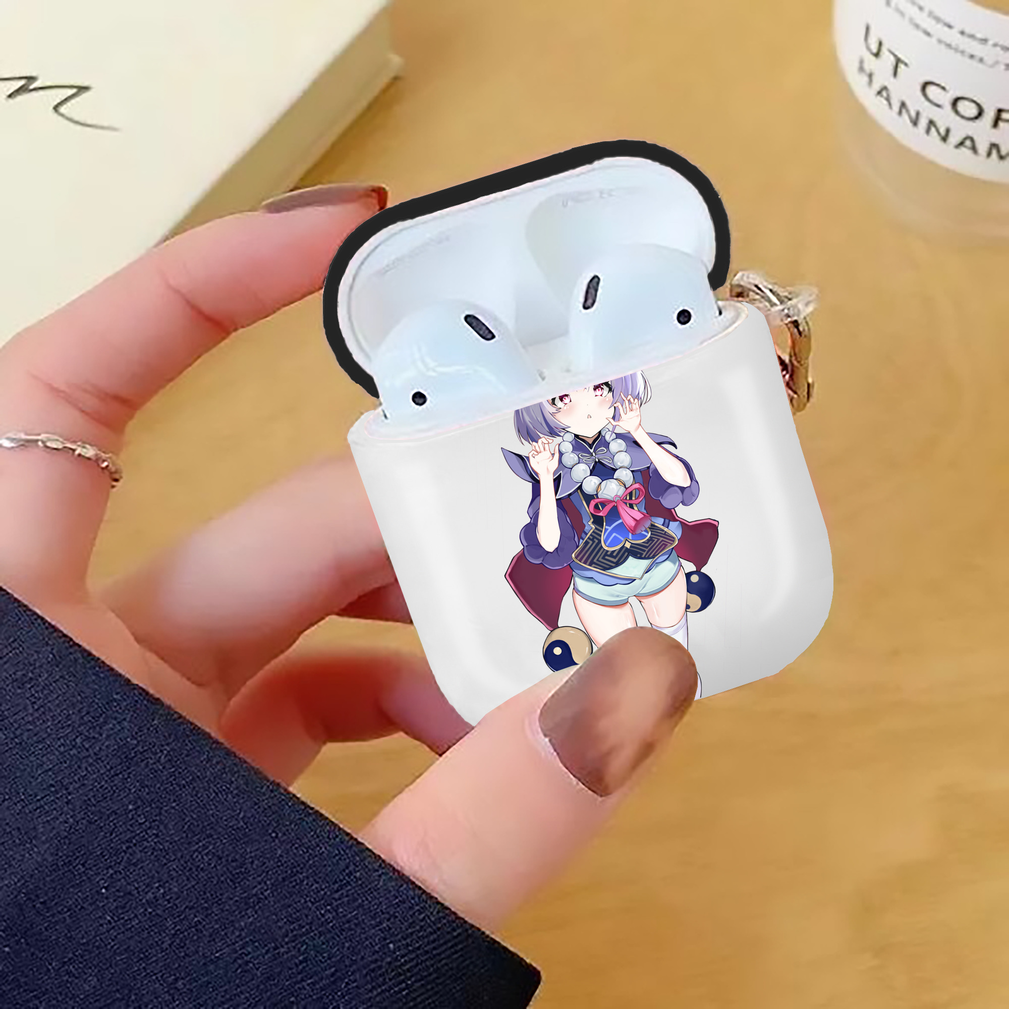 げんし神 七七 なな  genshin Nana AirPods 第2世代保護ケース ハードシェル ブラック 耐衝撃・防指紋・カラビナ付き